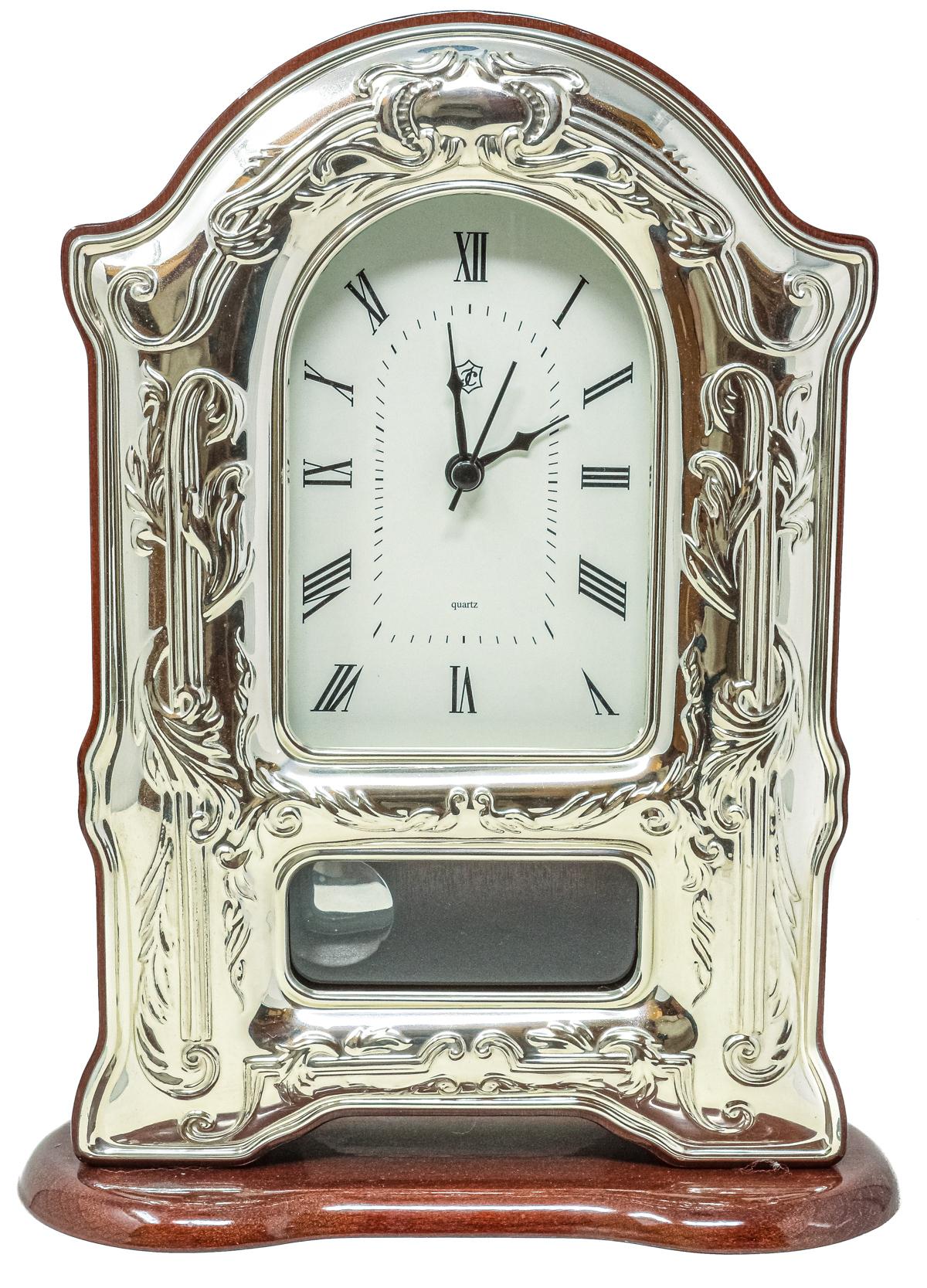 RELOJ DE SOBREMESA EN PLATA DEL ÚLTIMO CUARTO DEL S.XX