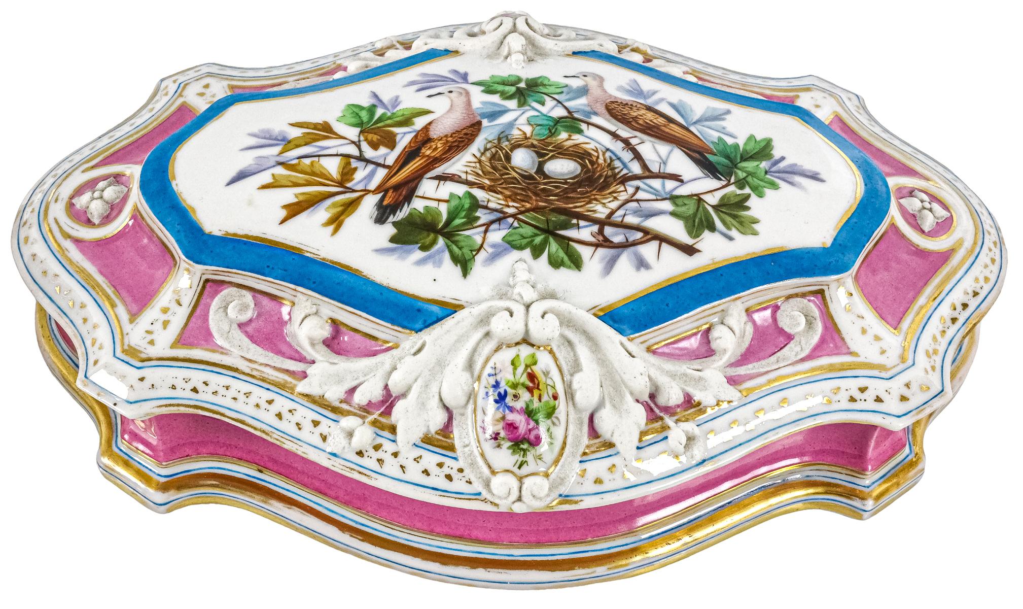 CAJA DE PORCELANA FRANCESA DE FINALES DE S. XIX