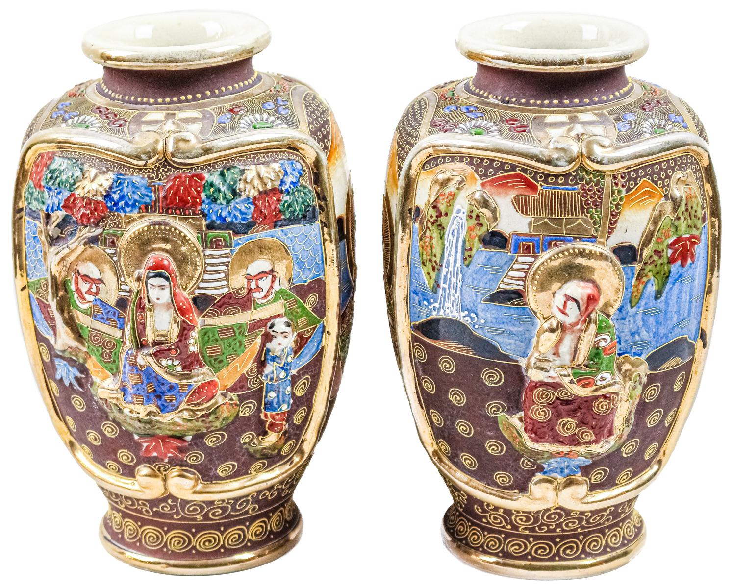 PAREJA DE JARRONES ORIENTALES