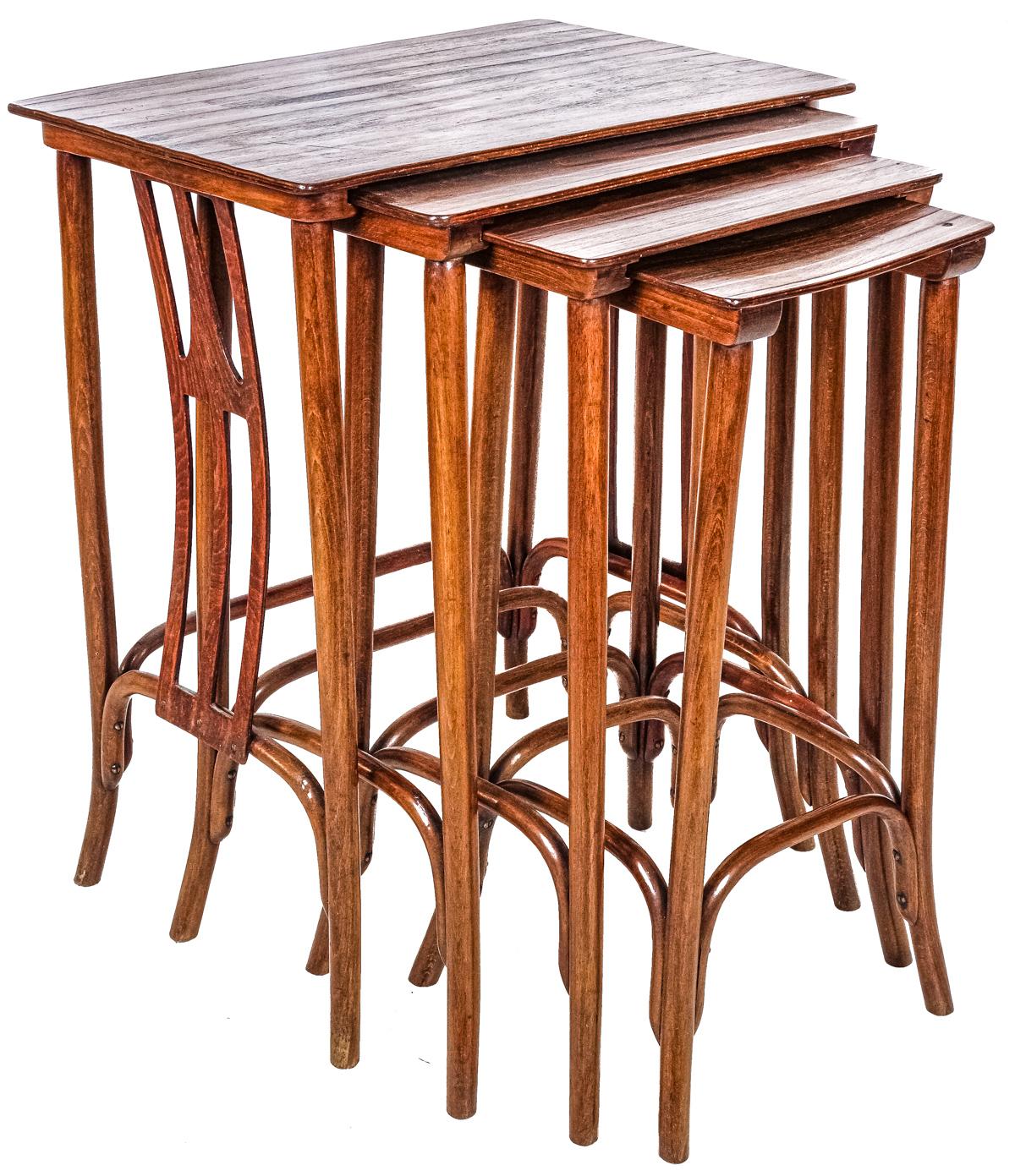 CUATRO MESITAS NIDO ESTILO THONET