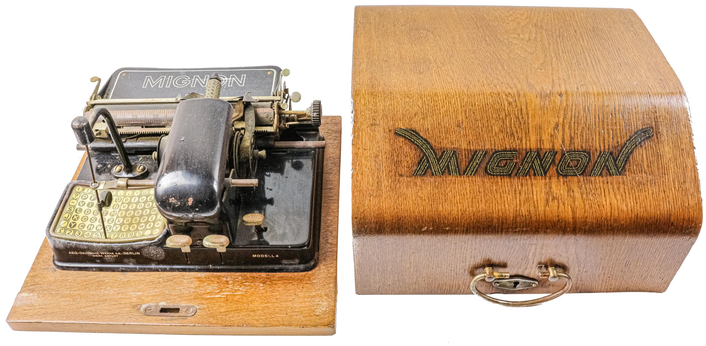 MÁQUINA DE ESCRIBIR MIGNON