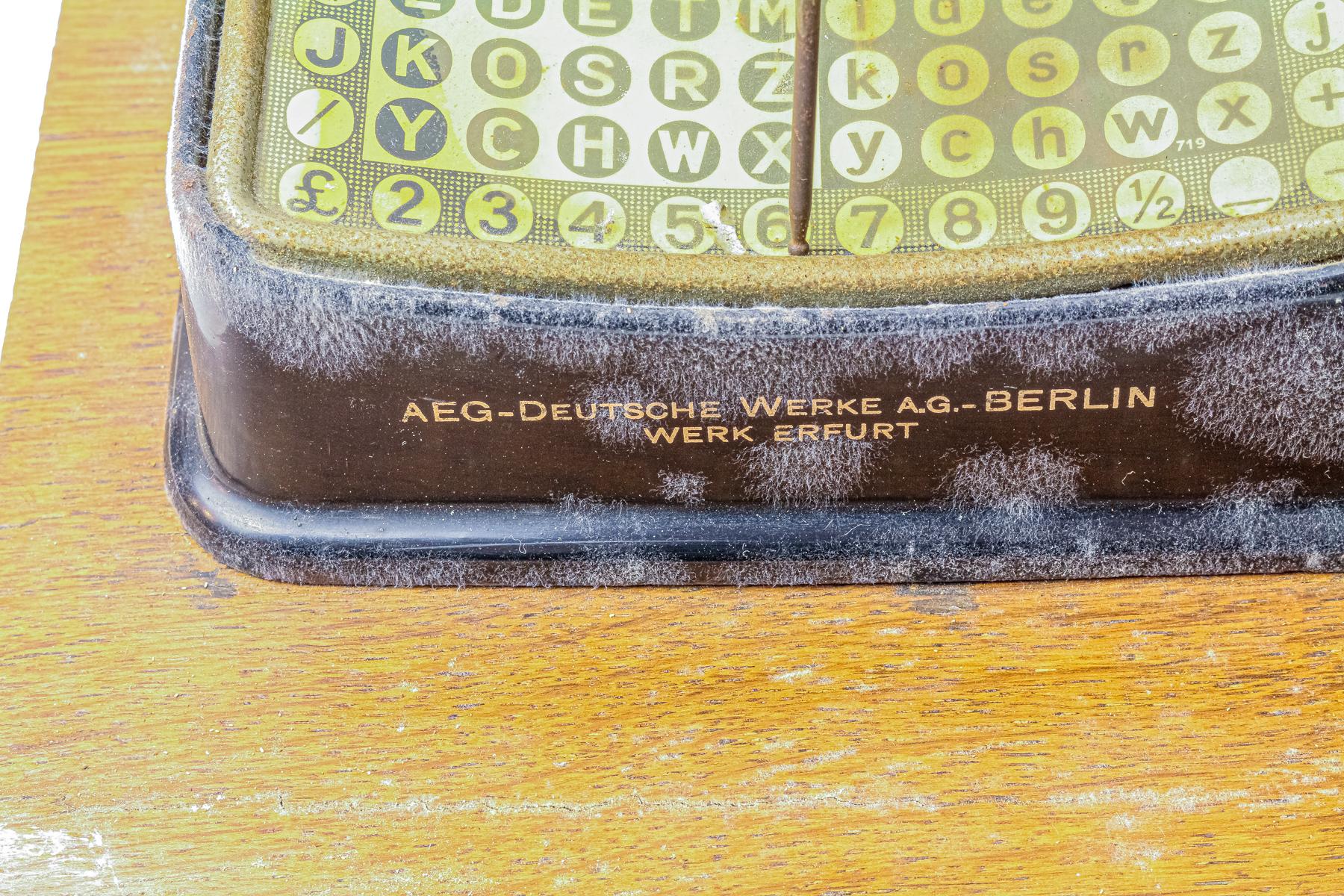 MÁQUINA DE ESCRIBIR MIGNON