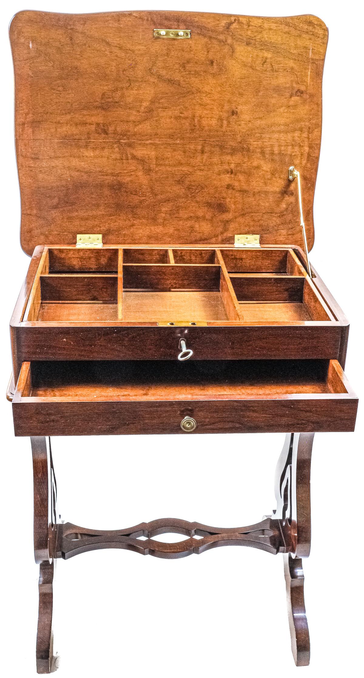 MUEBLE COSTURERO DEL ÚLTIMO TERCIO DEL ÚLTIMO TERCIO S.XX