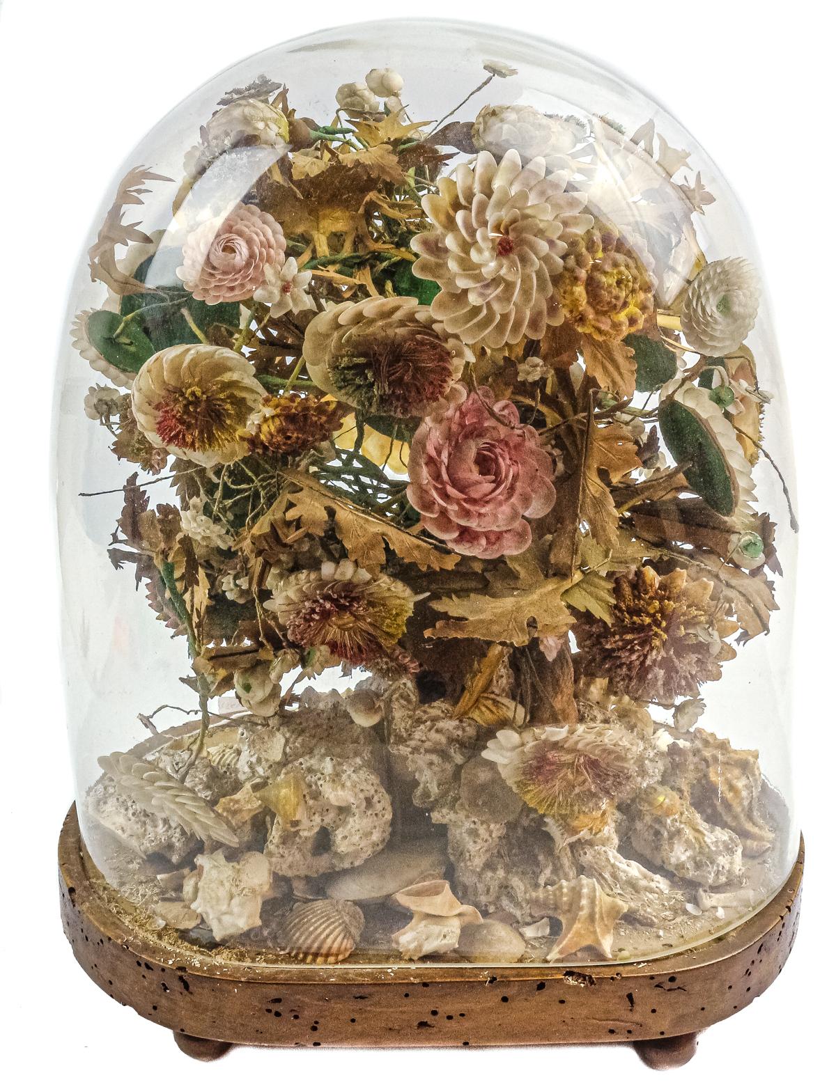 CAMPANA DE CRISTAL CON FLORES EN INTERIOR