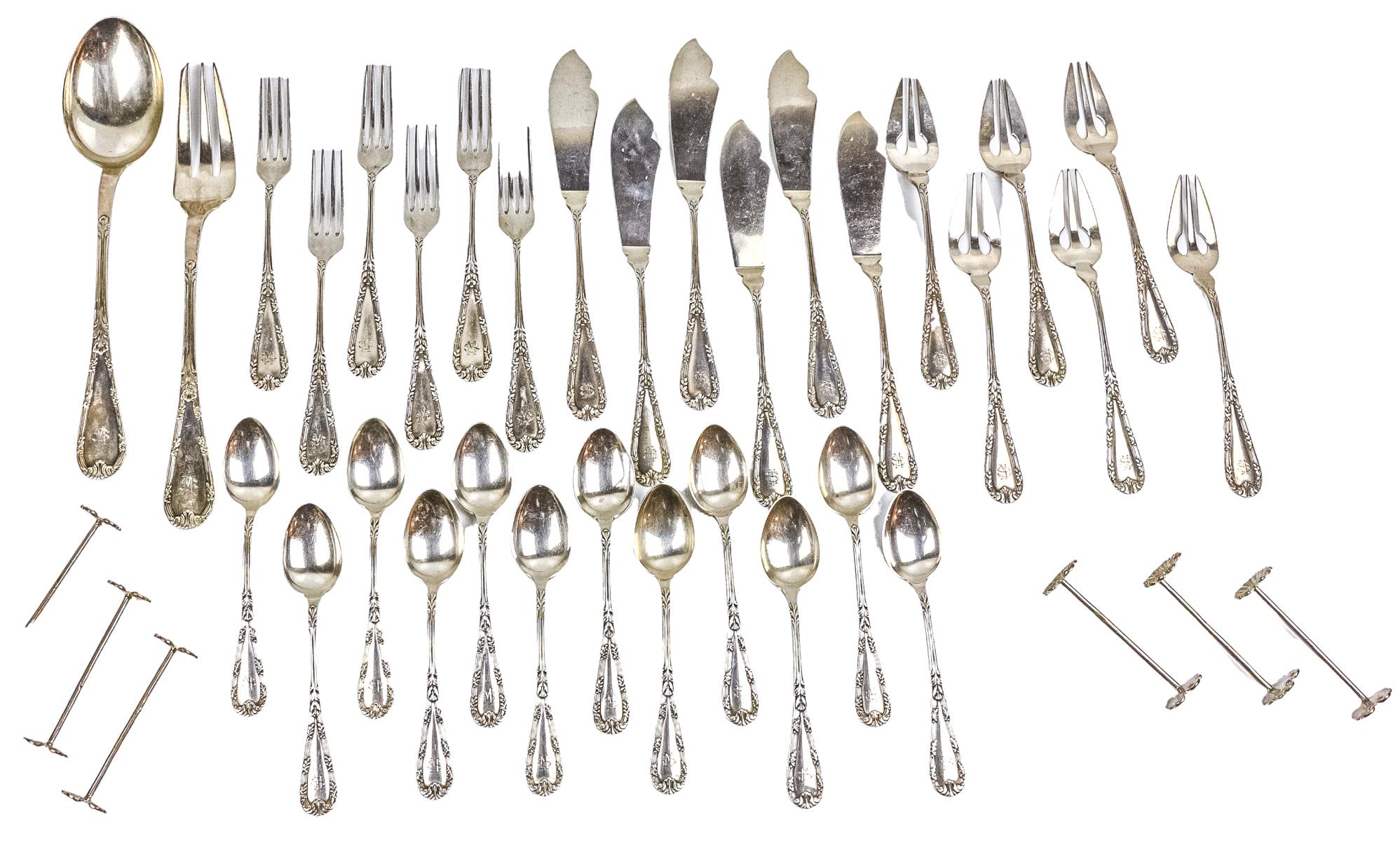 CONJUNTO DE CUBIERTOS DE PLATA