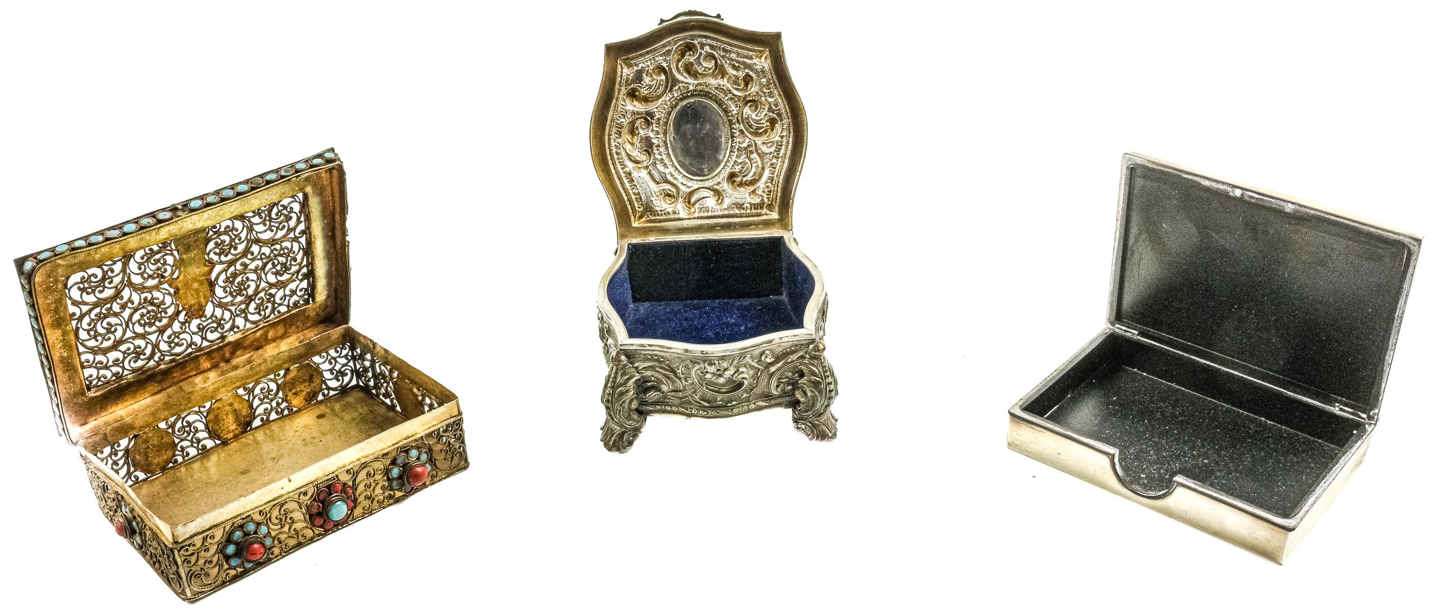 TRES CAJAS DE PLATA Y METAL