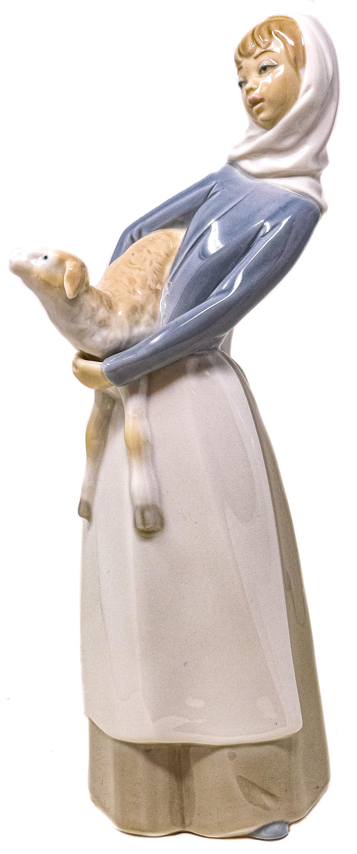 FIGURA EN PORCELANA  "LLADRÓ" DEL ÚLTIMO CUARTO DEL S.XX