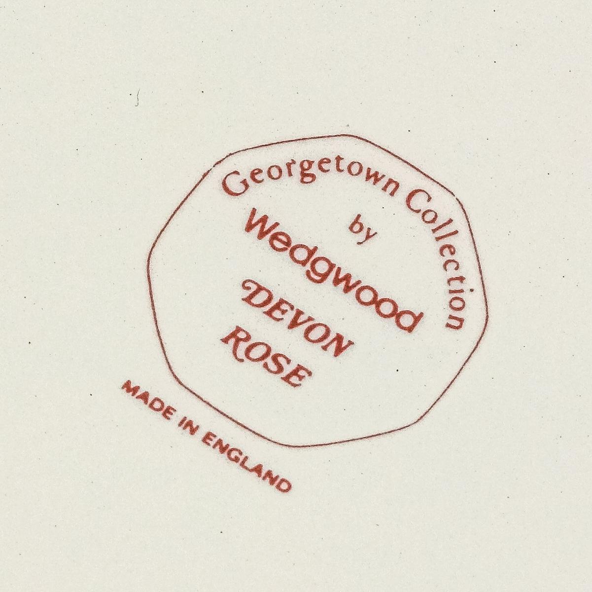 VAJILLA EN LOZA "WEDGWOOD" PARA 12 SERVICIOS