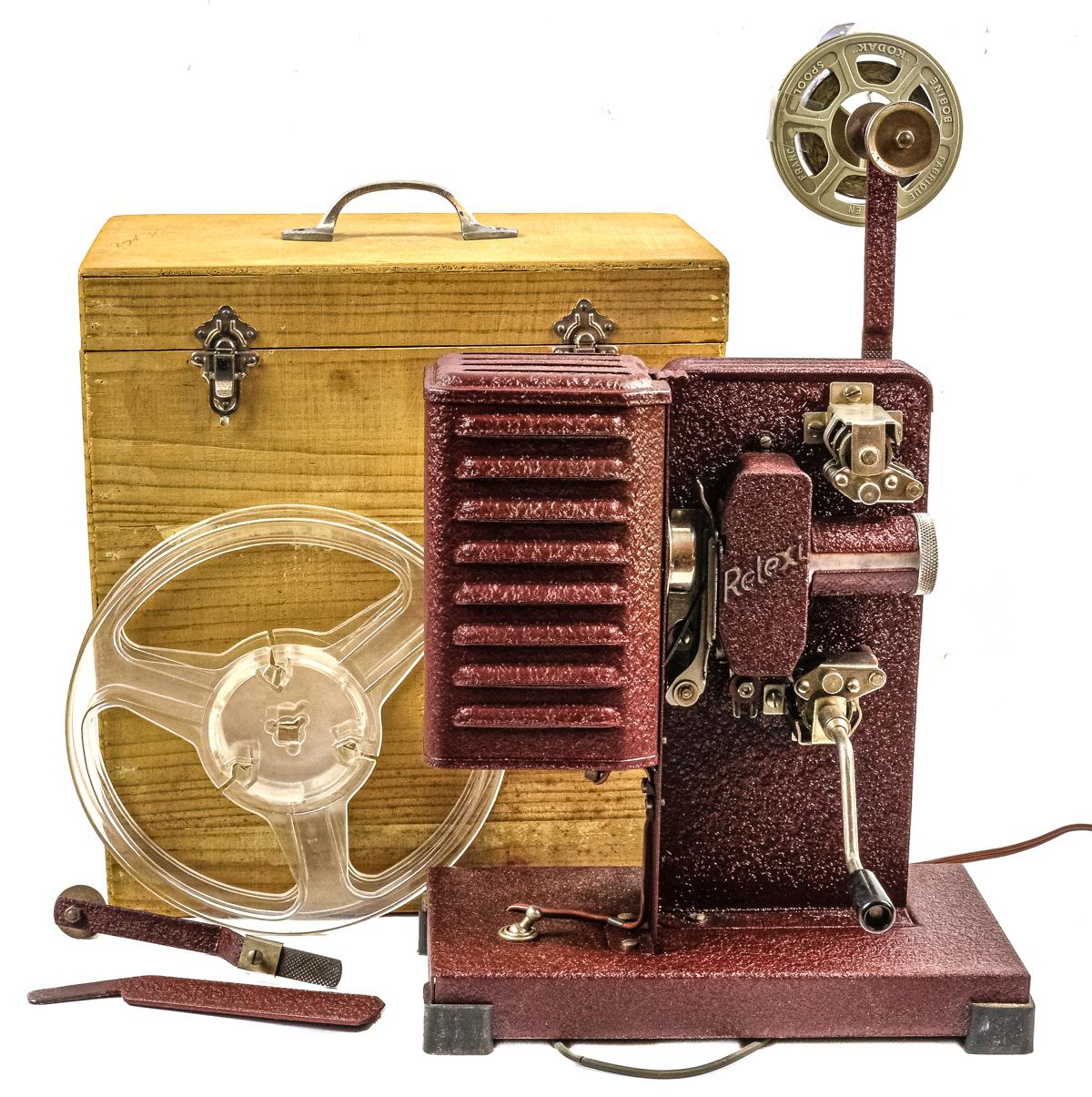 PROYECTOR DE CINE DE LA MARCA RELEXI