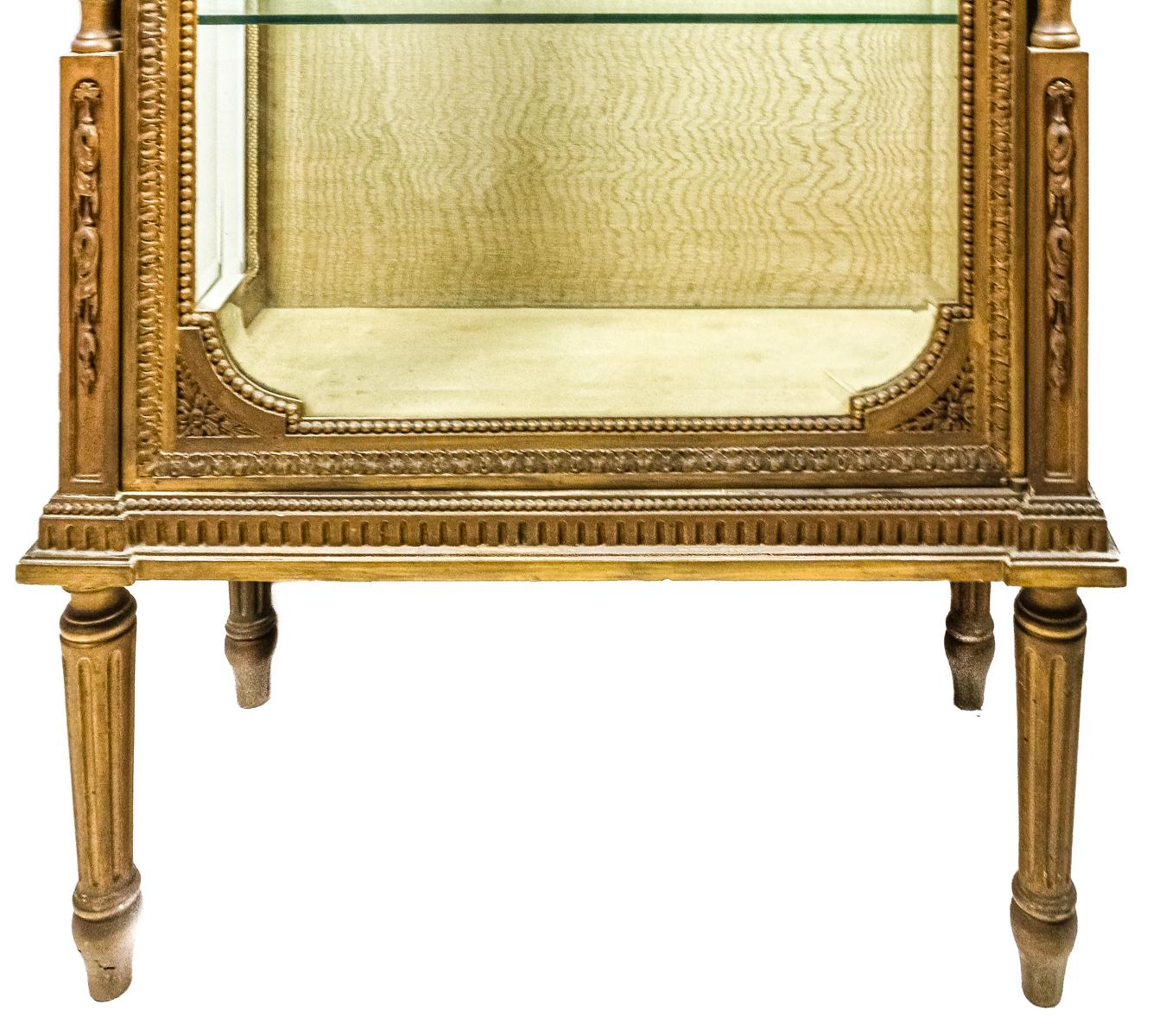 VITRINA DE ESTILO LUIS XVI