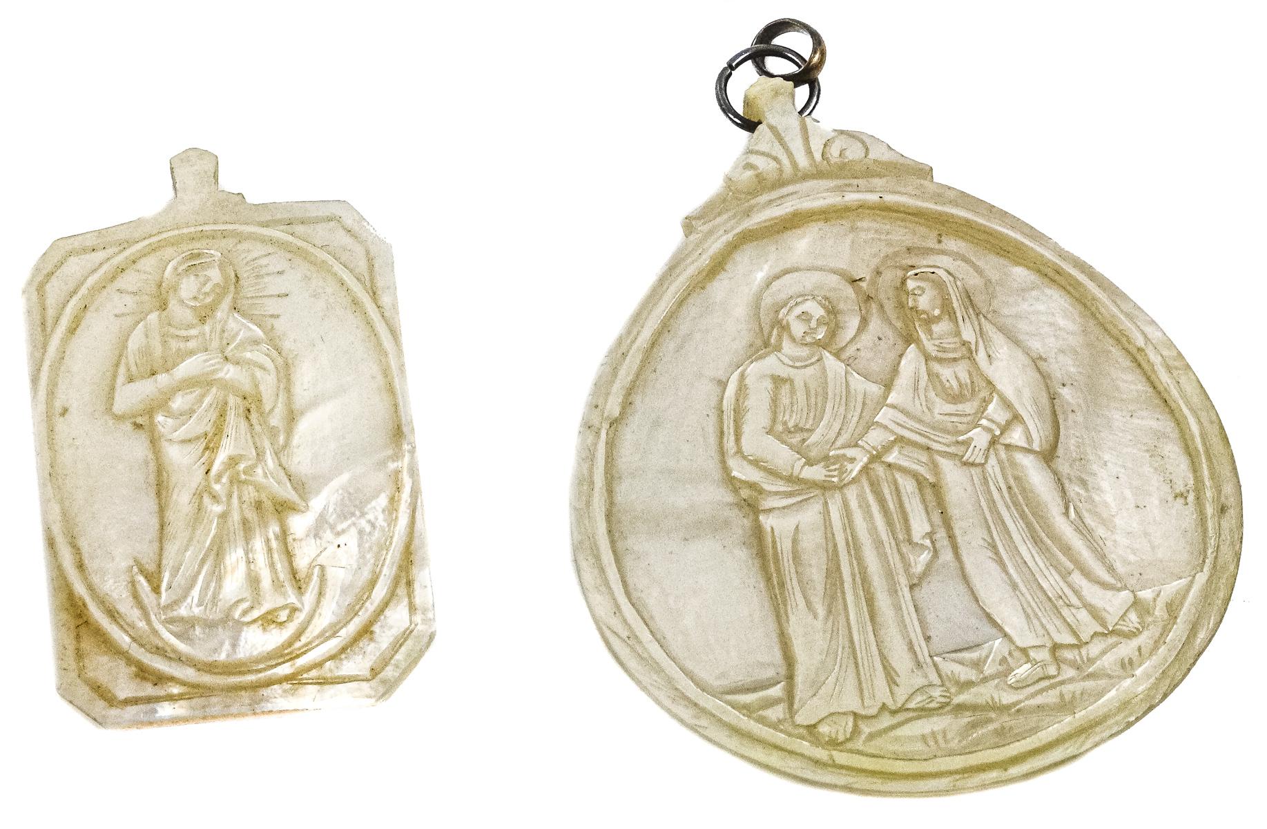 DOS MEDALLAS COLGANTE DEL S.XVIII