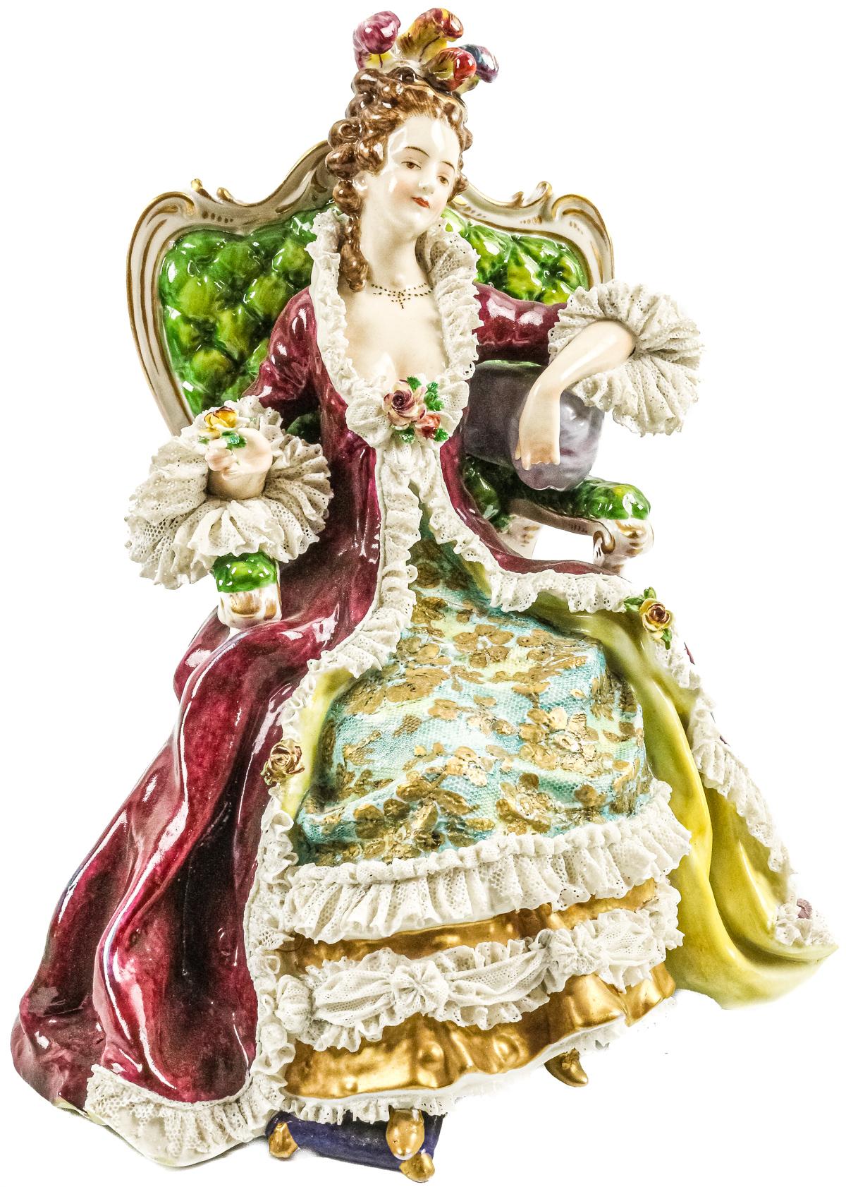 FIGURA EN PORCELANA MEDIADOS S.XX
