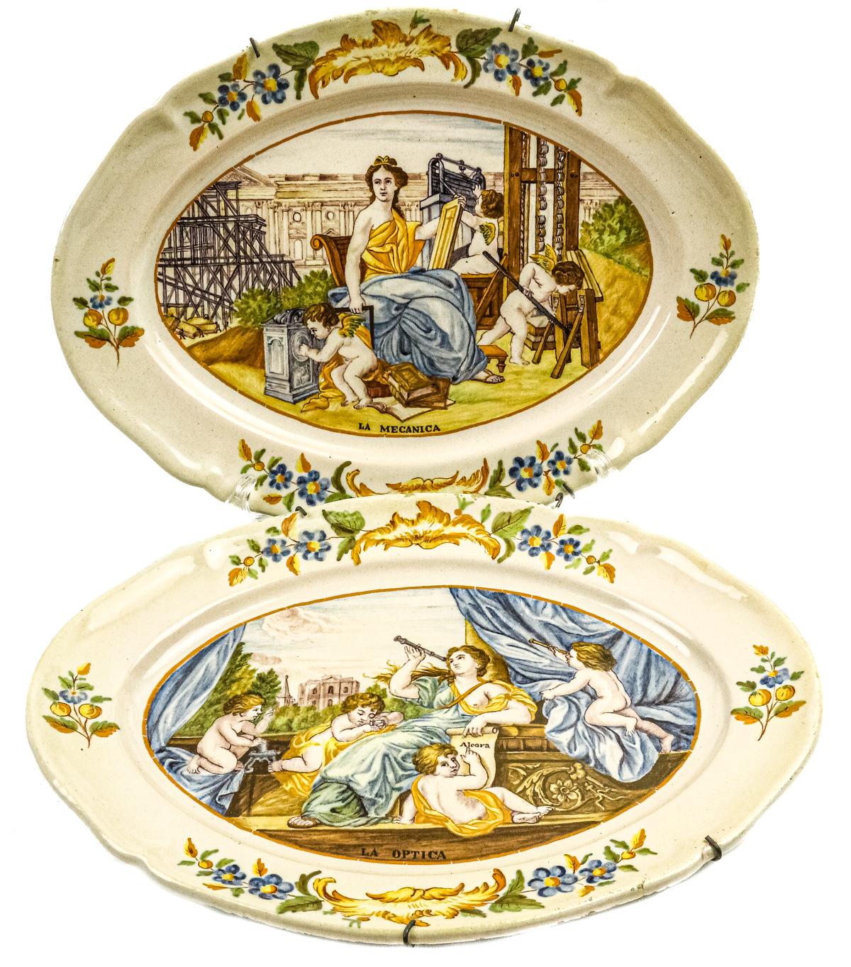 PAREJA DE BANDEJAS DE ALCORA DEL S. XIX