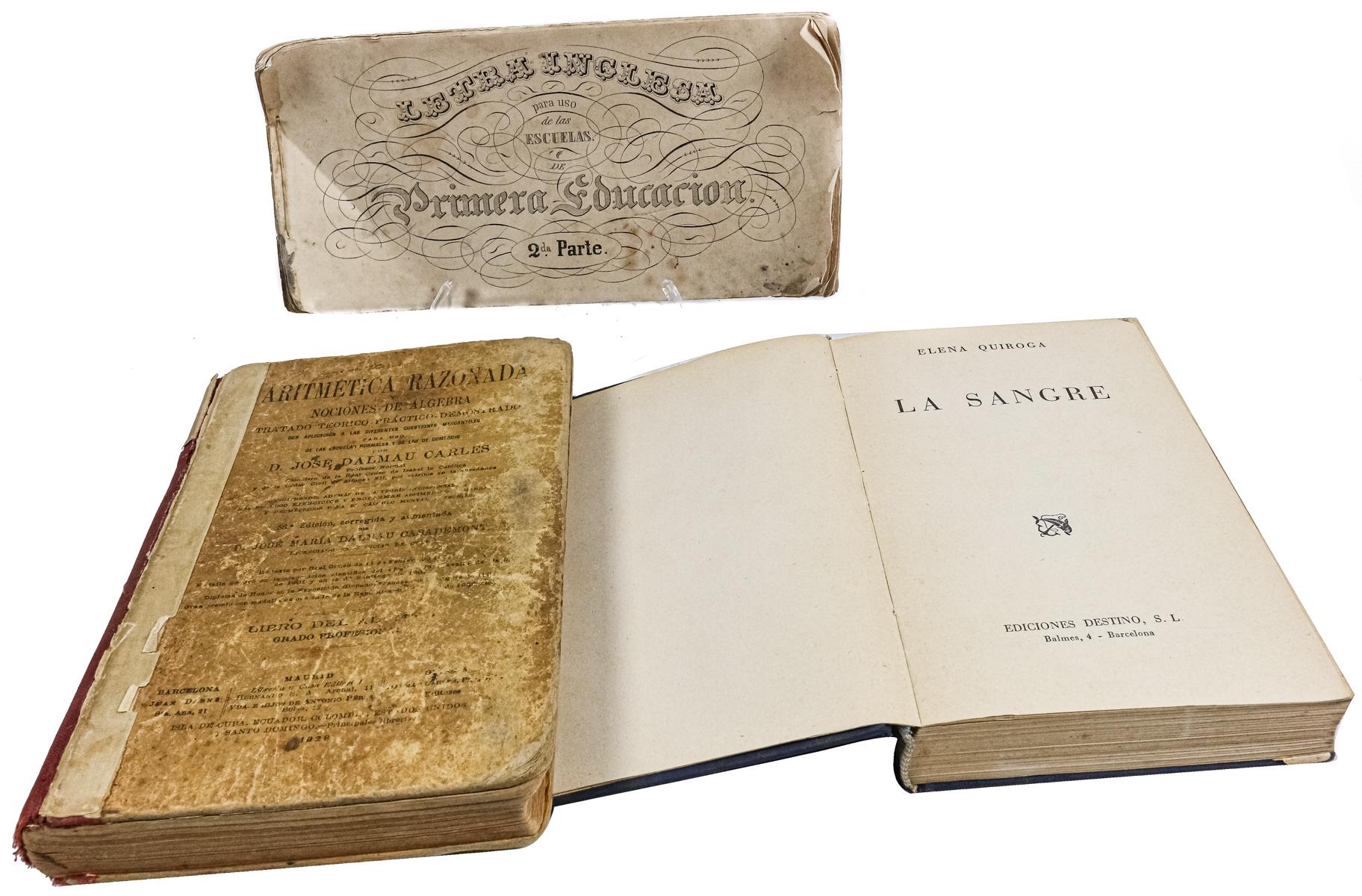 TRES LIBROS