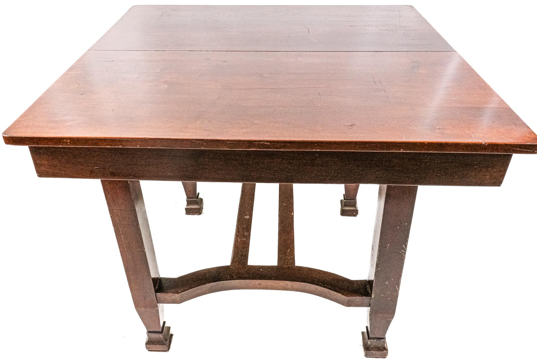 MESA DEL PRIMER TERCIO DEL S. XX.