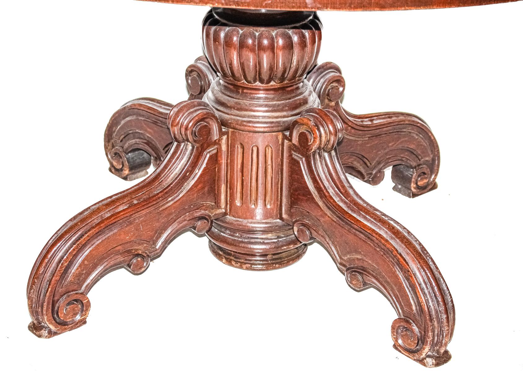 MESA DE COMEDOR DE FINALES DEL SIGLO XIX