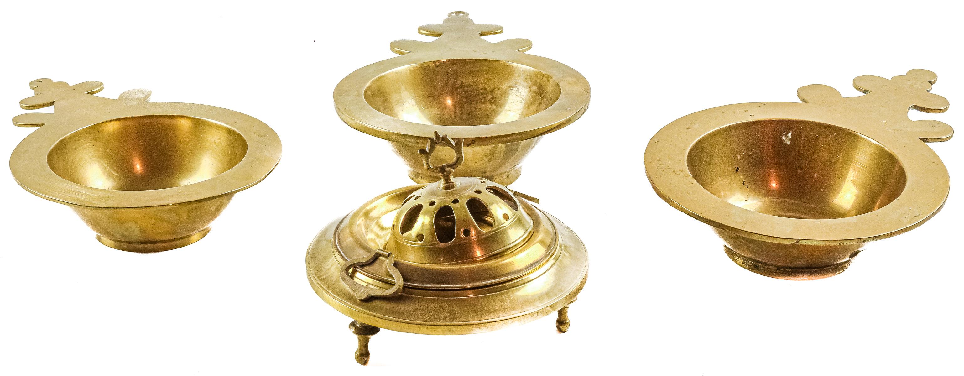LOTE VARIADO EN BRONCE Y METAL DE MEDIADOS DEL S.XX