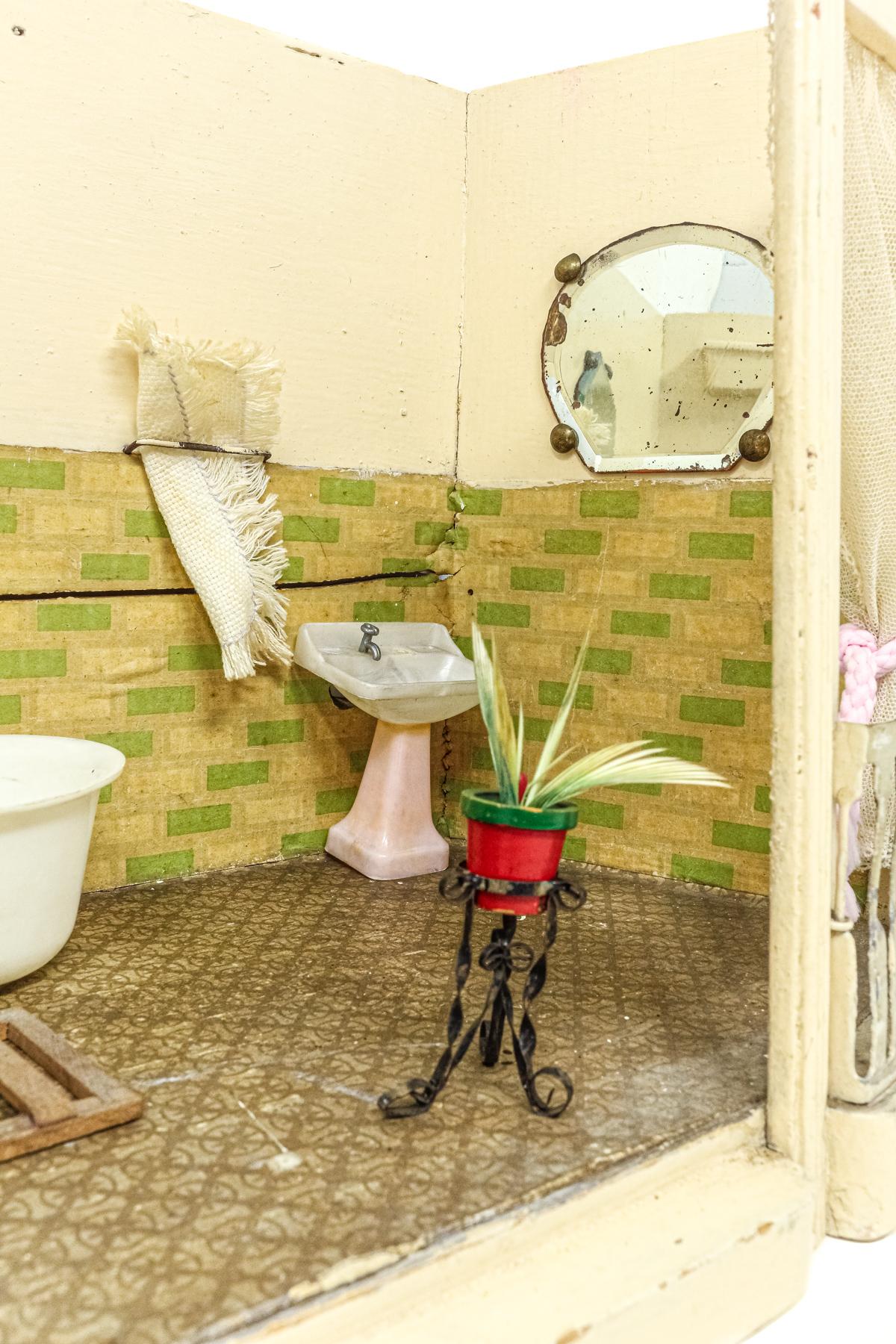 BAÑO DE JUGUETE DEL PRIMER TERCIO DEL S.XX