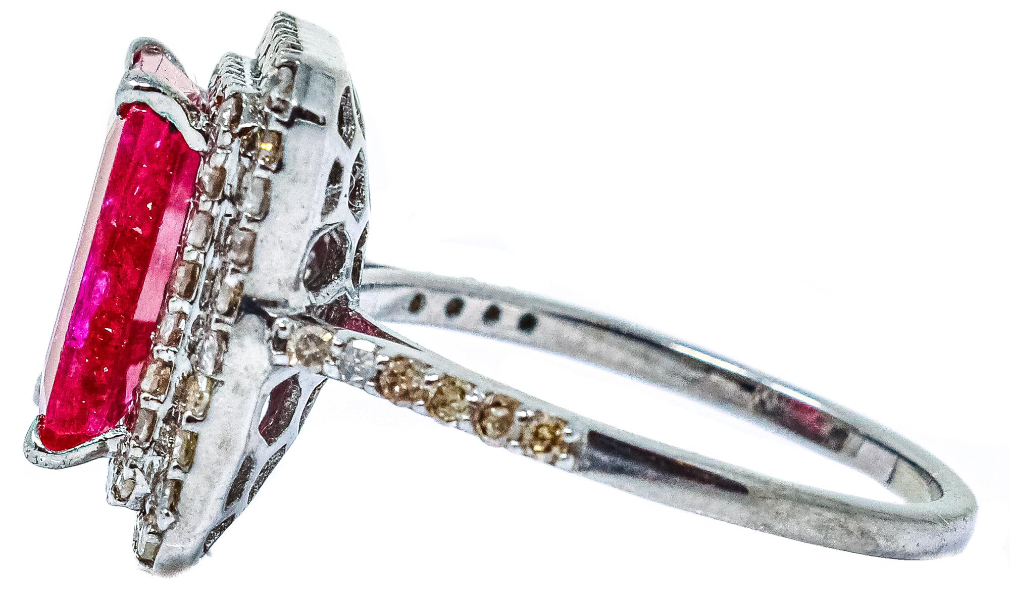 ANILLO ROSETÓN CON RUBÍ Y DIAMANTES