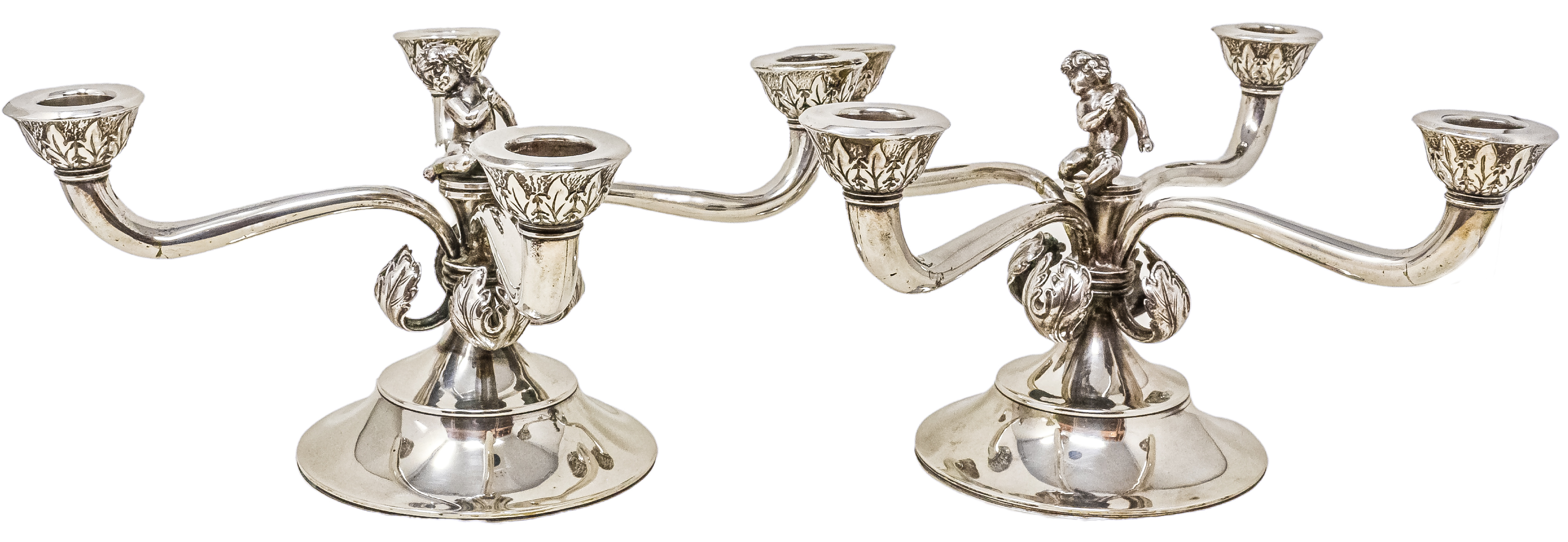 PAREJA DE CANDELABROS EN PLATA DE MEDIADOS DEL S.XX