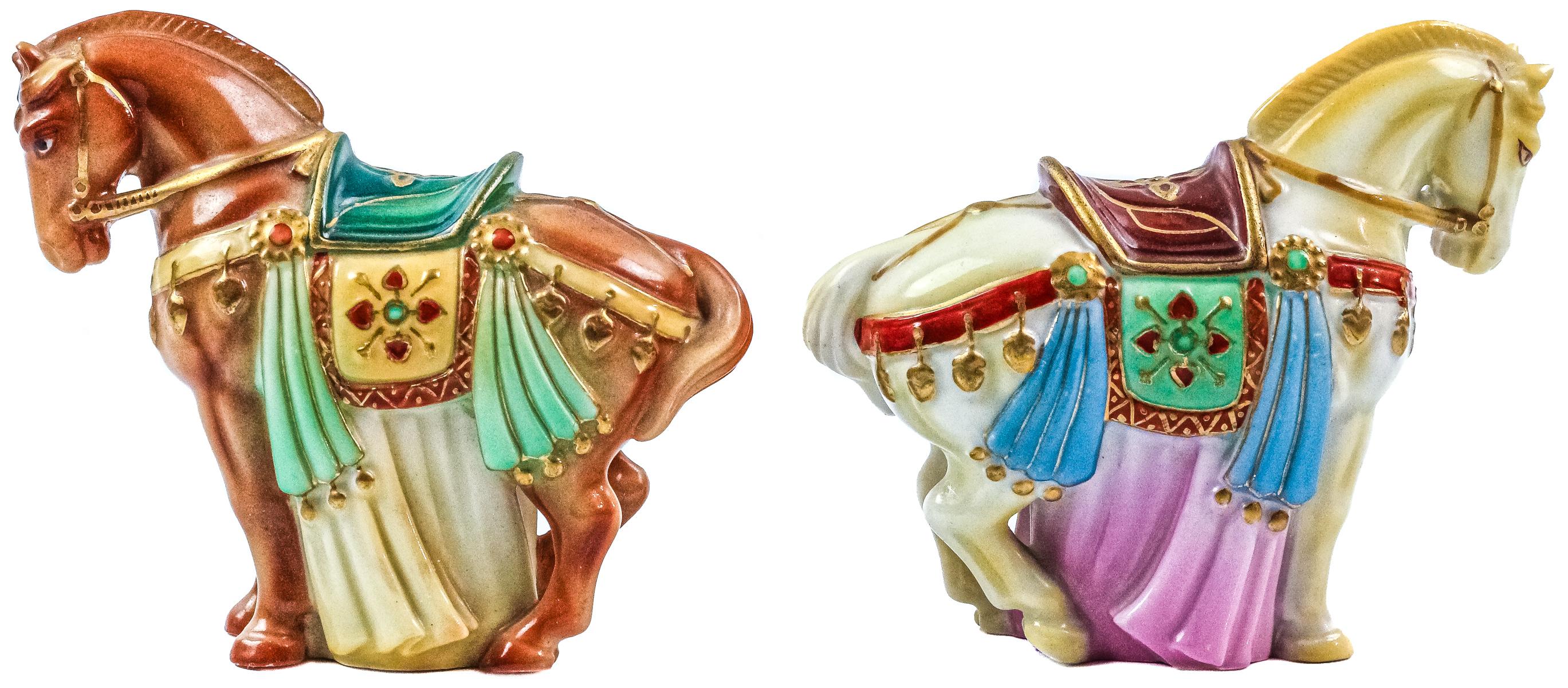 PAREJA DE CABALLITOS EN PORCELANA