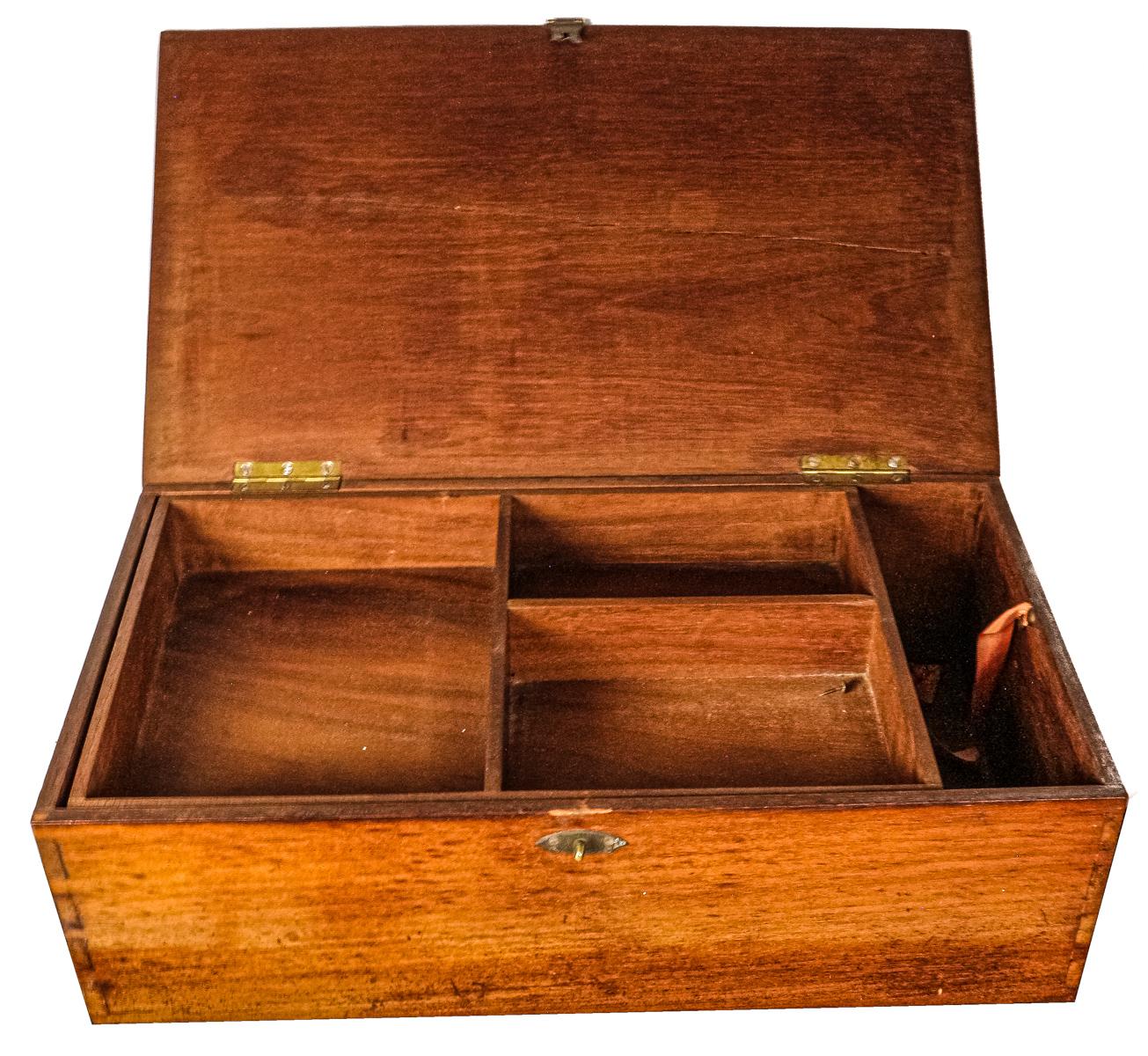 CAJA COSTURERO DE PRICIPIOS DEL S.XX