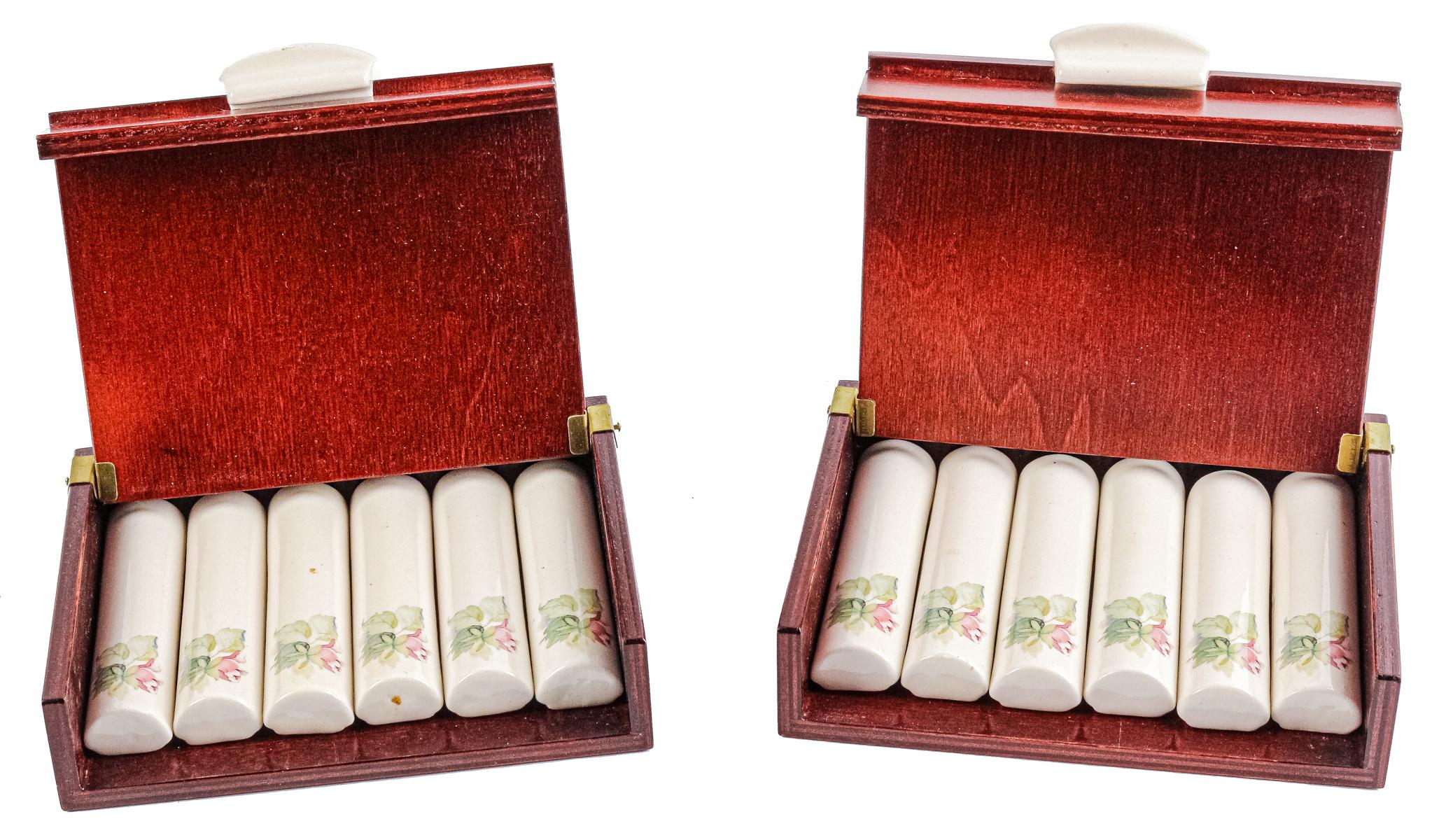 CONJUNTO DE REPOSA CUBIERTOS EN PORCELANA 