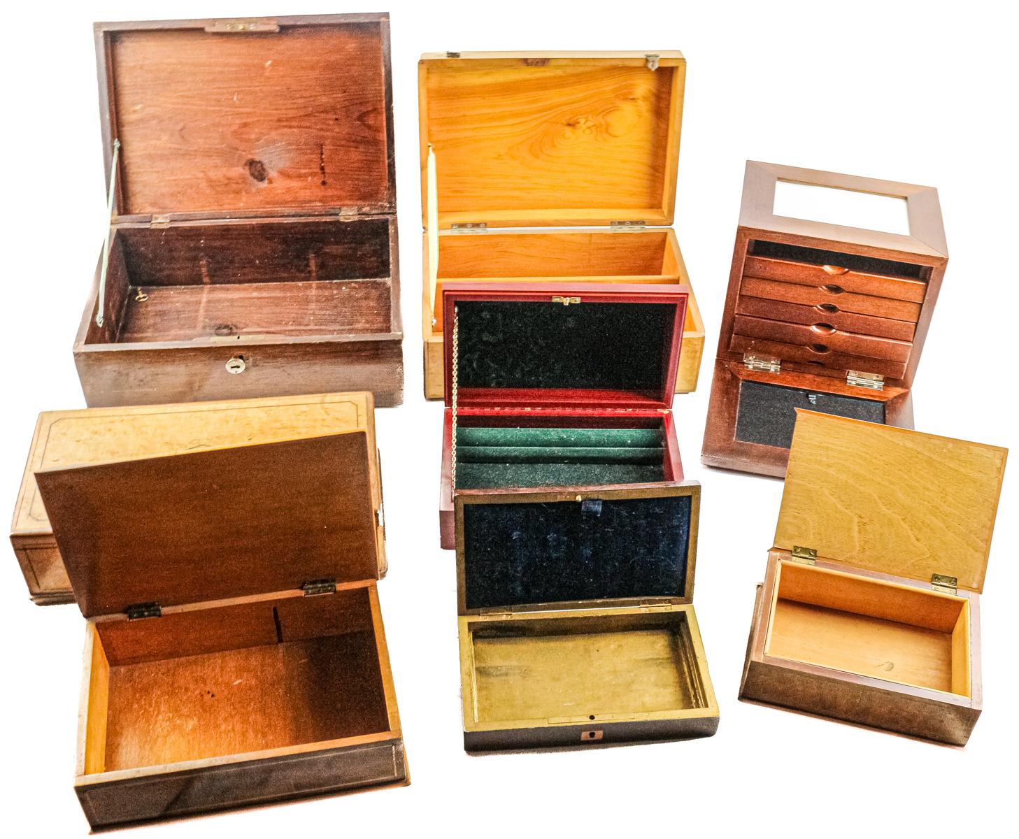 COLECCIÓN DE CAJAS Y COFRE 