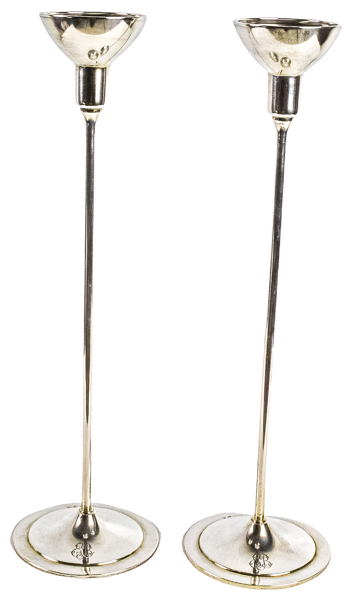 PAREJA DE CANDELEROS EN PLATA DEL ÚLTIMO CUARTO DEL S.XX