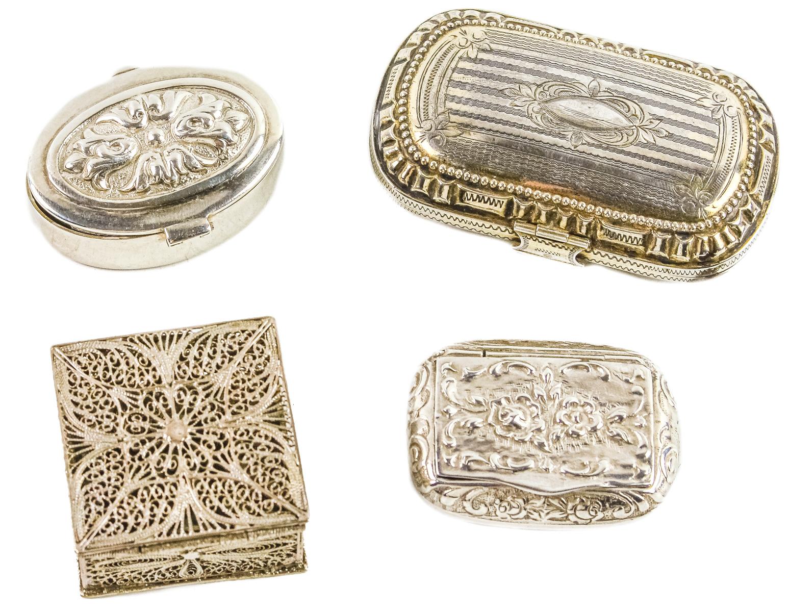 LOTE DE CUATRO CAJITAS DE PLATA DE MEDIADOS DEL S.XX