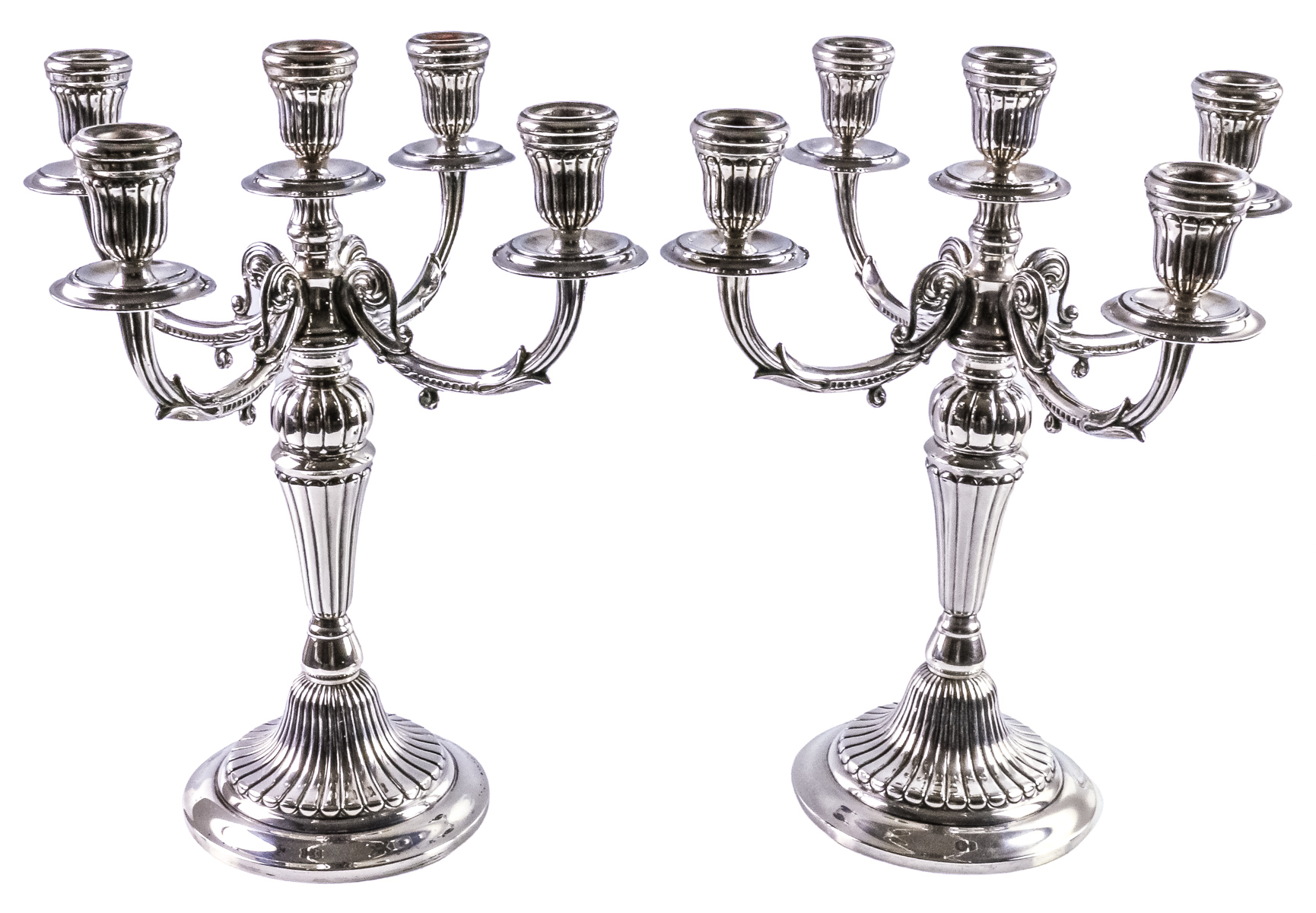 PAREJA DE CANDELABROS DE PLATA DE MEDIADOS DEL S.XX