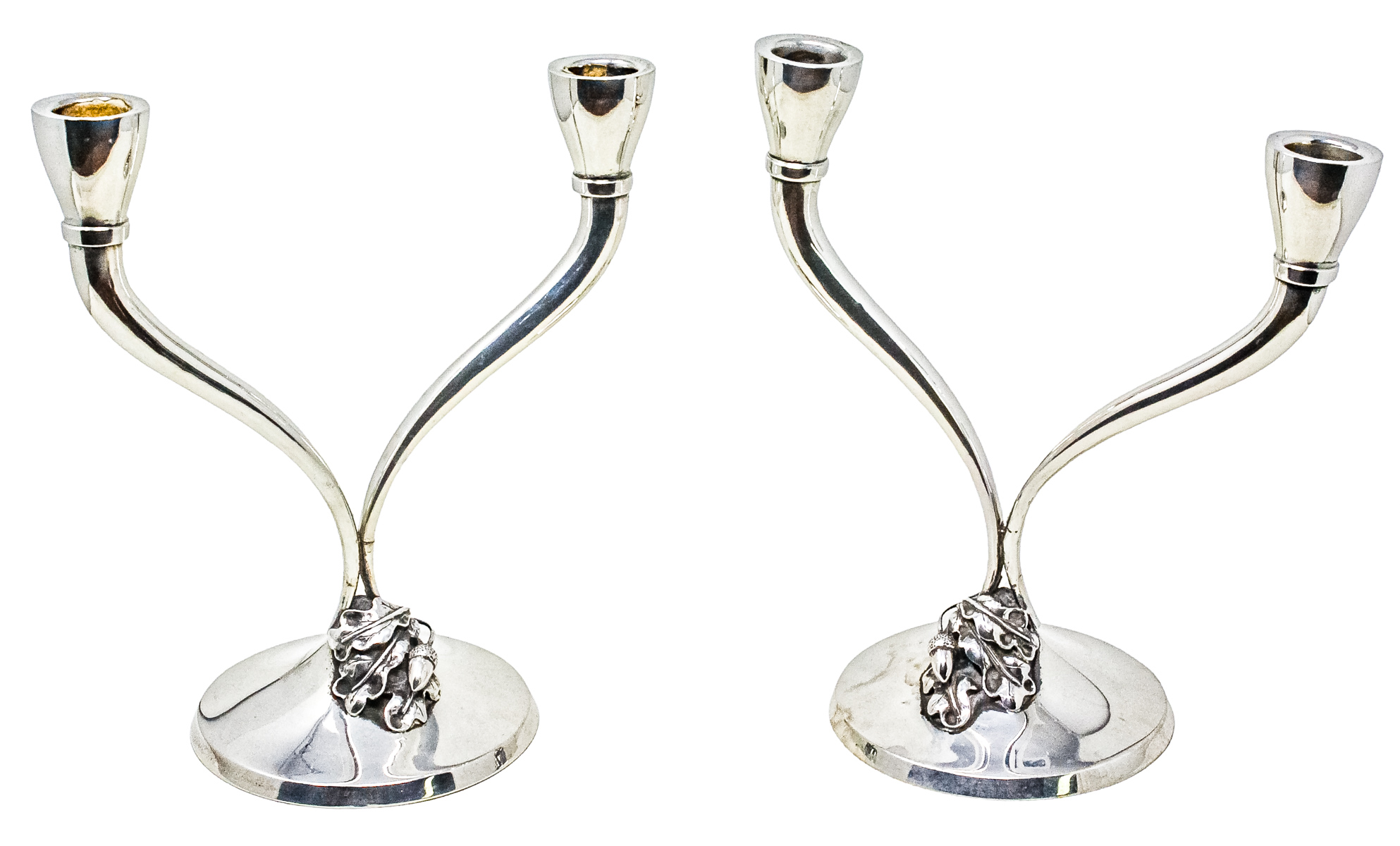 PAREJA DE CANDELABROS DE PLATA DEL ÚLTIMO CUARTO DEL S.XX