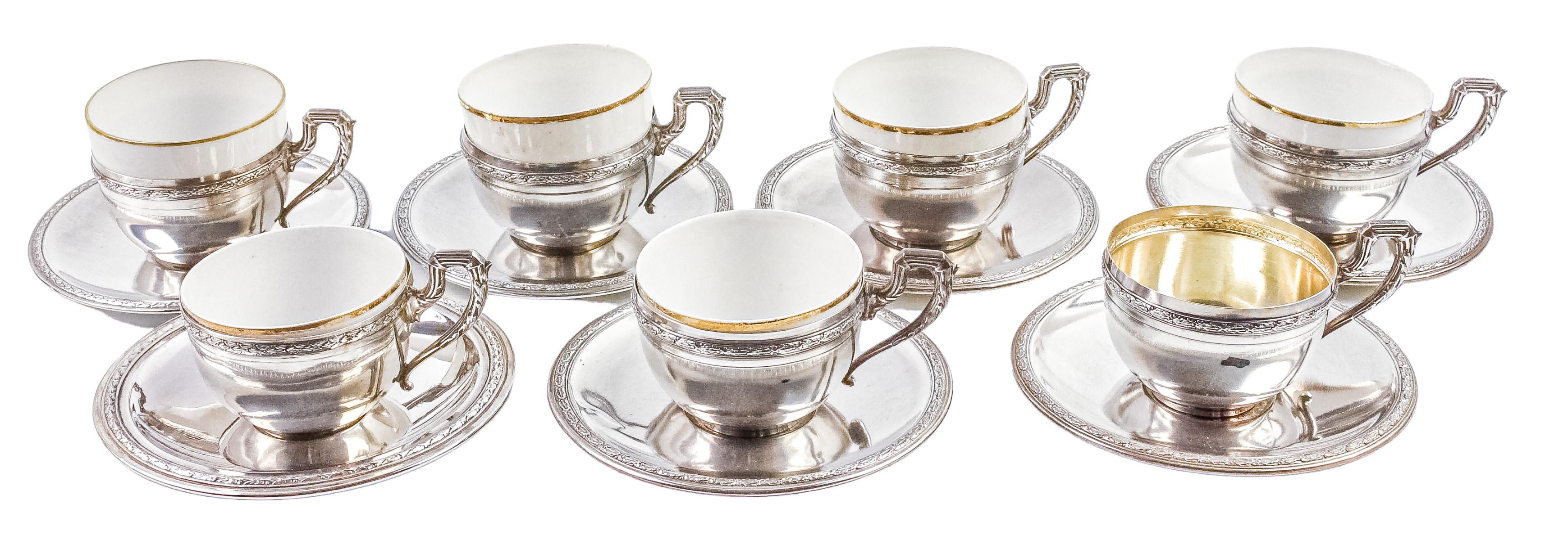 CONJUNTO DE TAZAS CON PLATO EN PLATA DEL PRIMER TERCIO S.XX