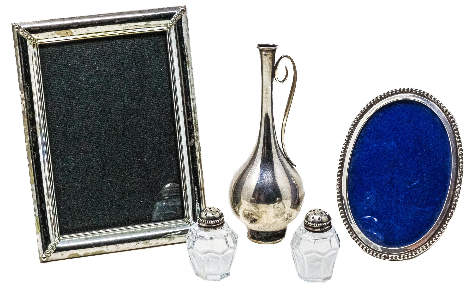 LOTE VARIADO EN PLATA DE LA SSEGUNDA MITAD DEL S.XX