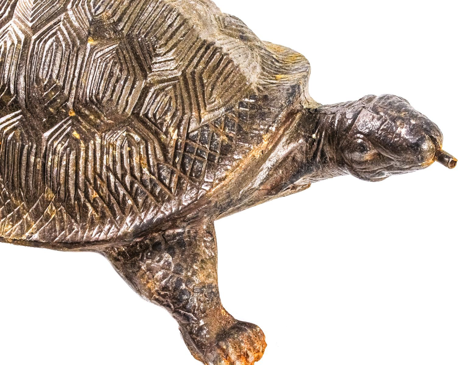 FUENTE DE HIERRO EN FORMA DE TORTUGA