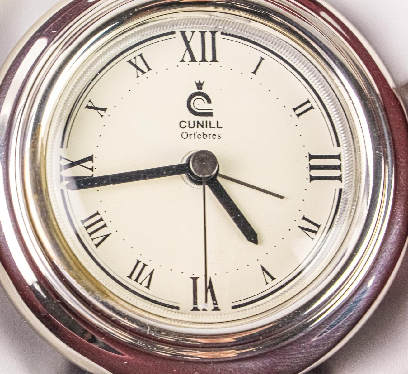 PEQUEÑO RELOJ EN PLATA DEL ÚLTIMO CUARTO DEL S.XX