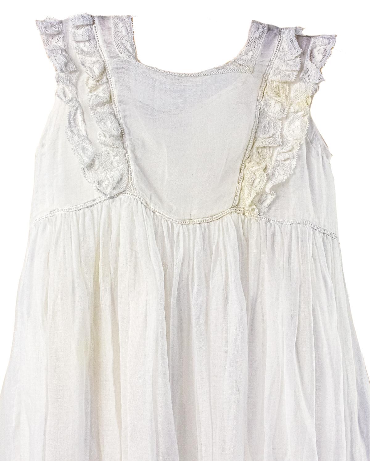 TRAJE DE ACRISTIANAR DEL PRIMER TERCIO DEL S.XX