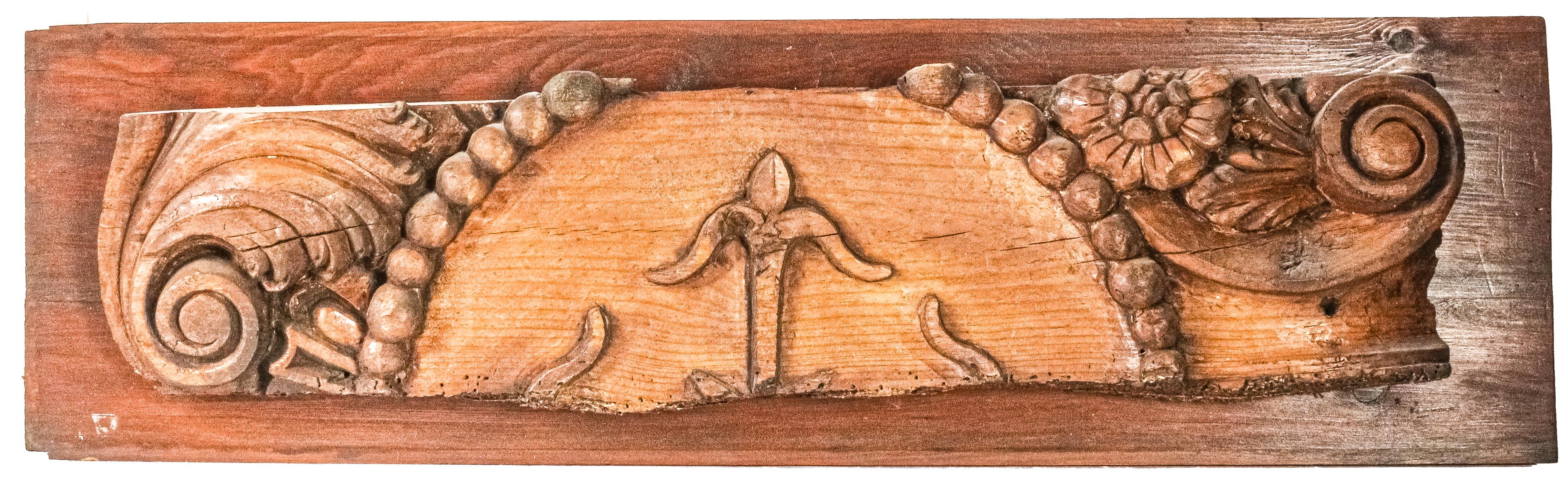 DOS FRAGMENTOS DE TALLA S.XVIII-XIX