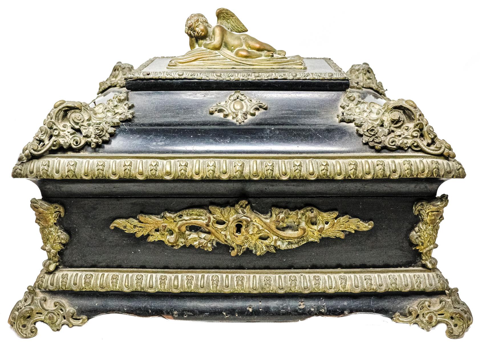CAJA COSTURERO DE FINALES DEL S.XIX