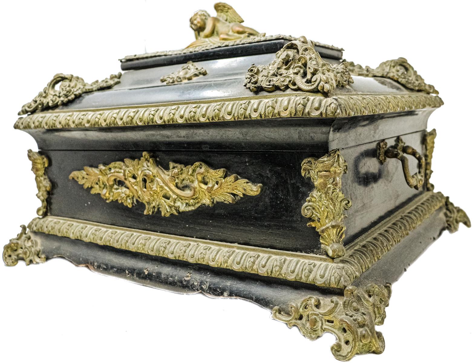 CAJA COSTURERO DE FINALES DEL S.XIX