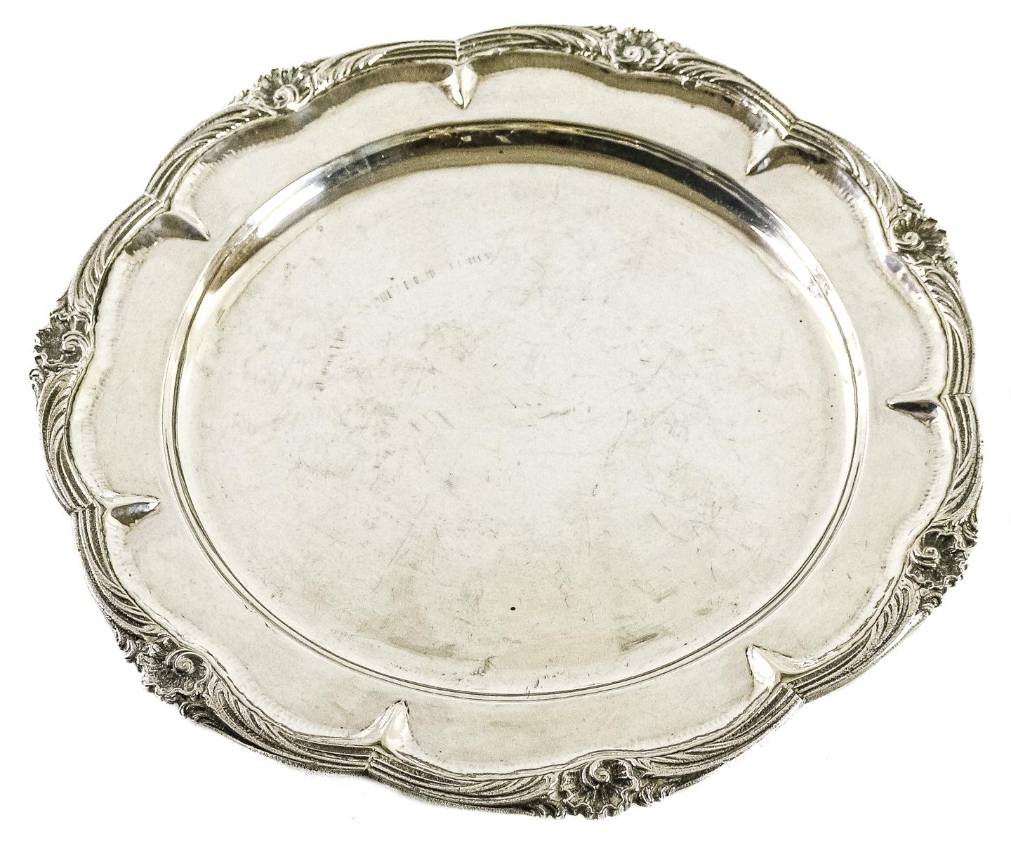 BANDEJA CIRCULAR CON PERFIL LABRADO