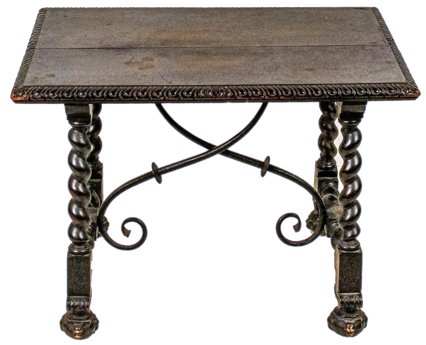 MESITA BAJA DE FINALES DE SIGLO XIX