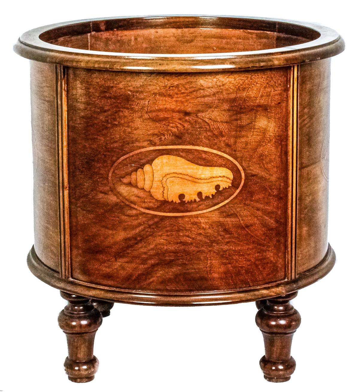 MACETERO DE ESTILO EDUARDIANO