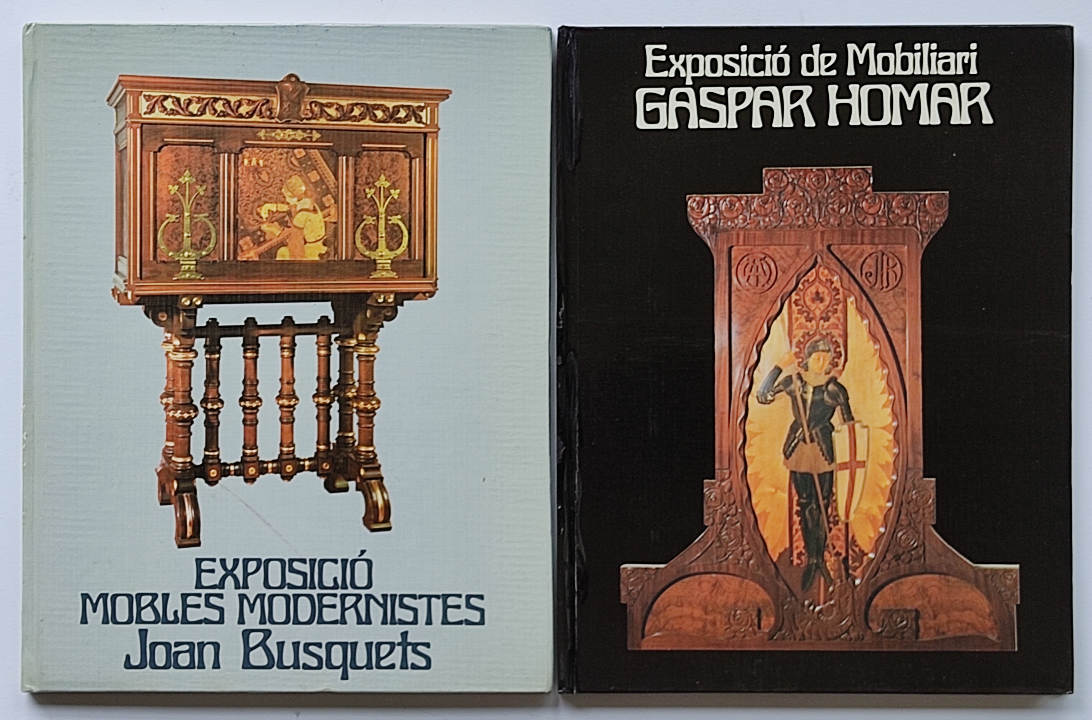 DOS LIBROS-CATÀLOGO SOBRE MUEBLES MODERNISTAS CATALANES:  