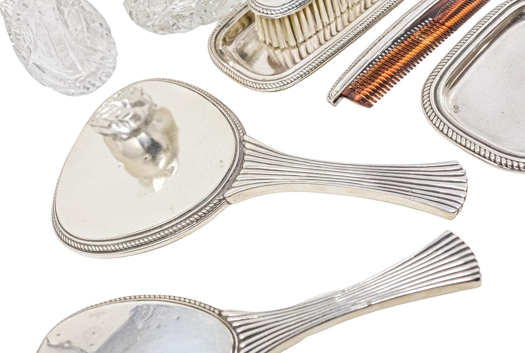 JUEGO DE TOCADOR DE PLATA DE MEDIADOS DE S. XX