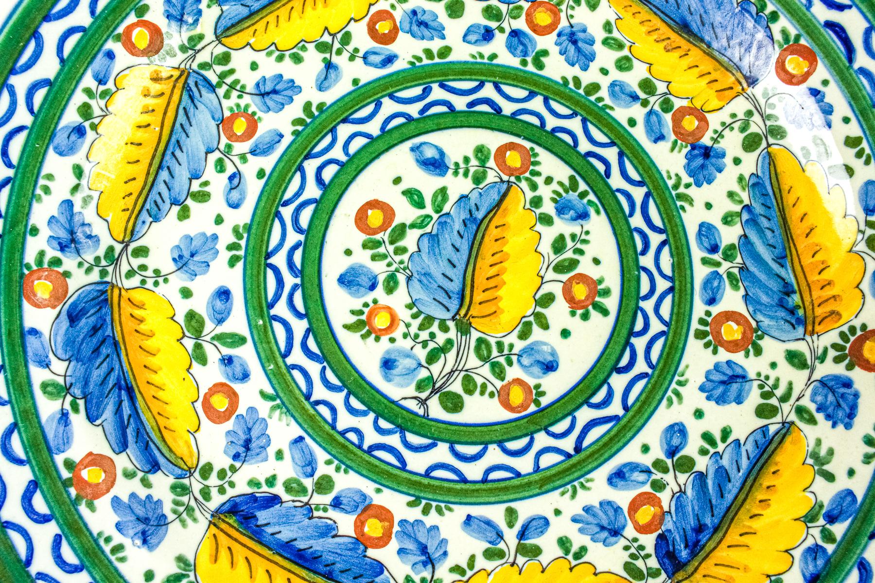 TRES PLATOS PORCELANA DE MANISES DE PRINCIPIOS DEL S.XX