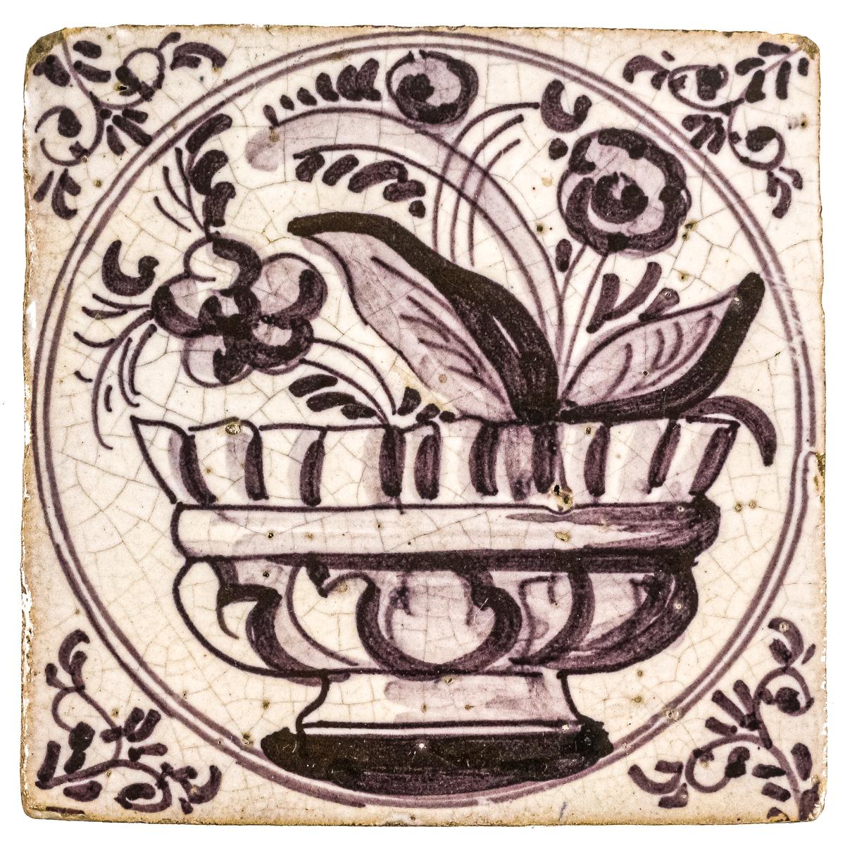 AZULEJO DE CERÁMICA DE TRIANA DEL SIGLO XVIII