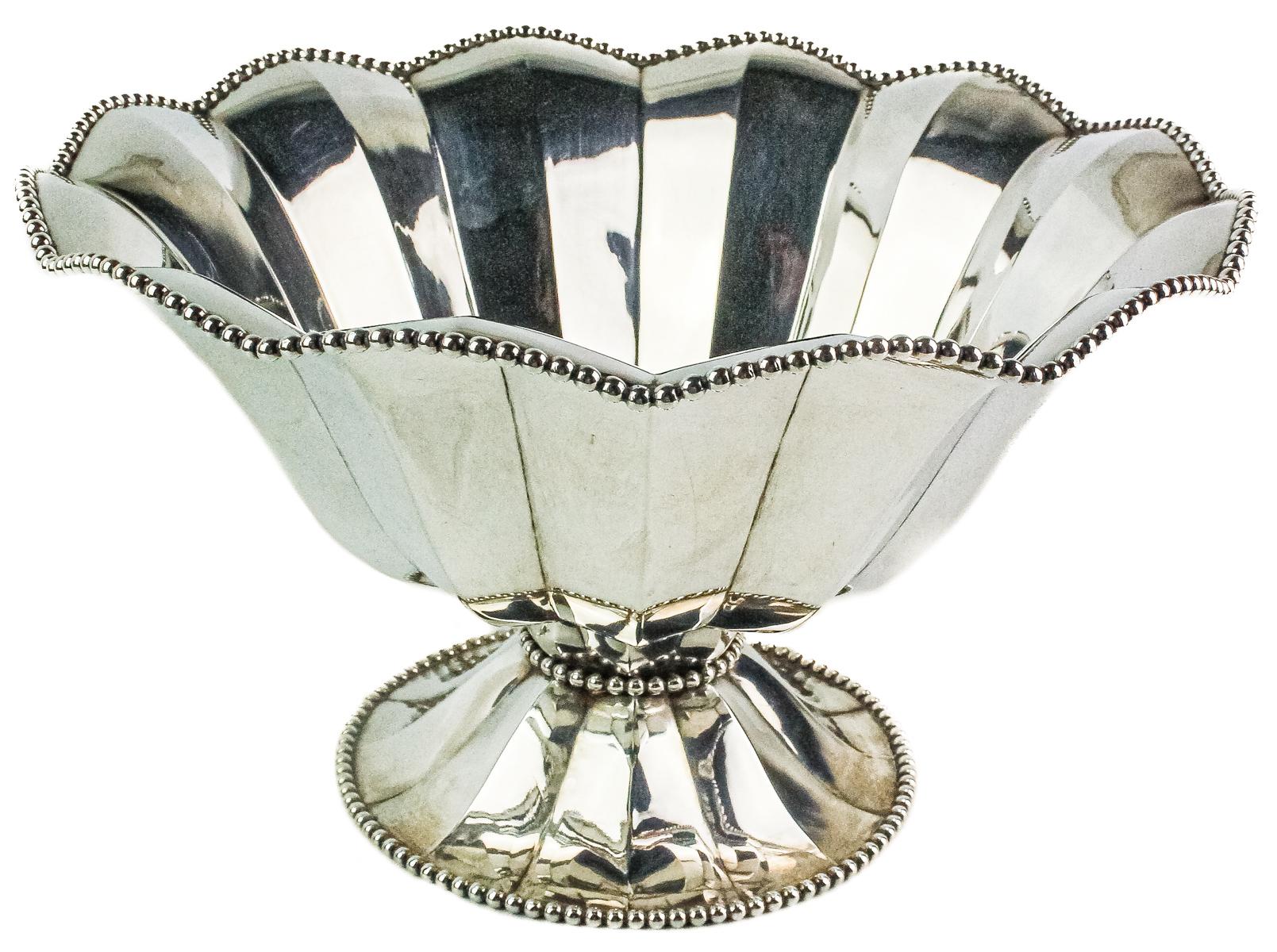 CENTRO DE MESA EN PLATA DE MEDIADOS DEL S.XX