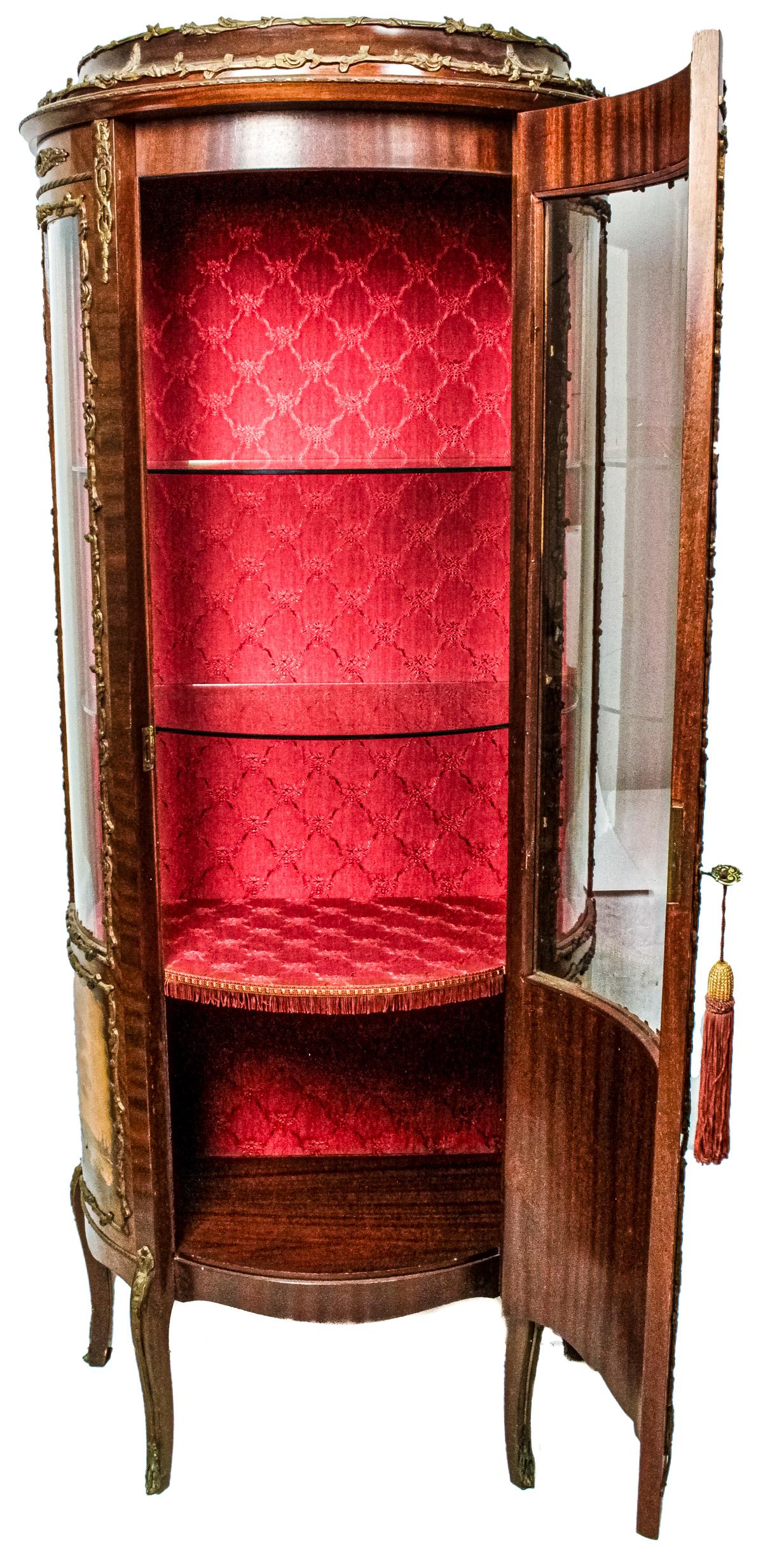 VITRINA DE ESTILO LUIS XV DEL PRIMER TERCIO DEL S.XX