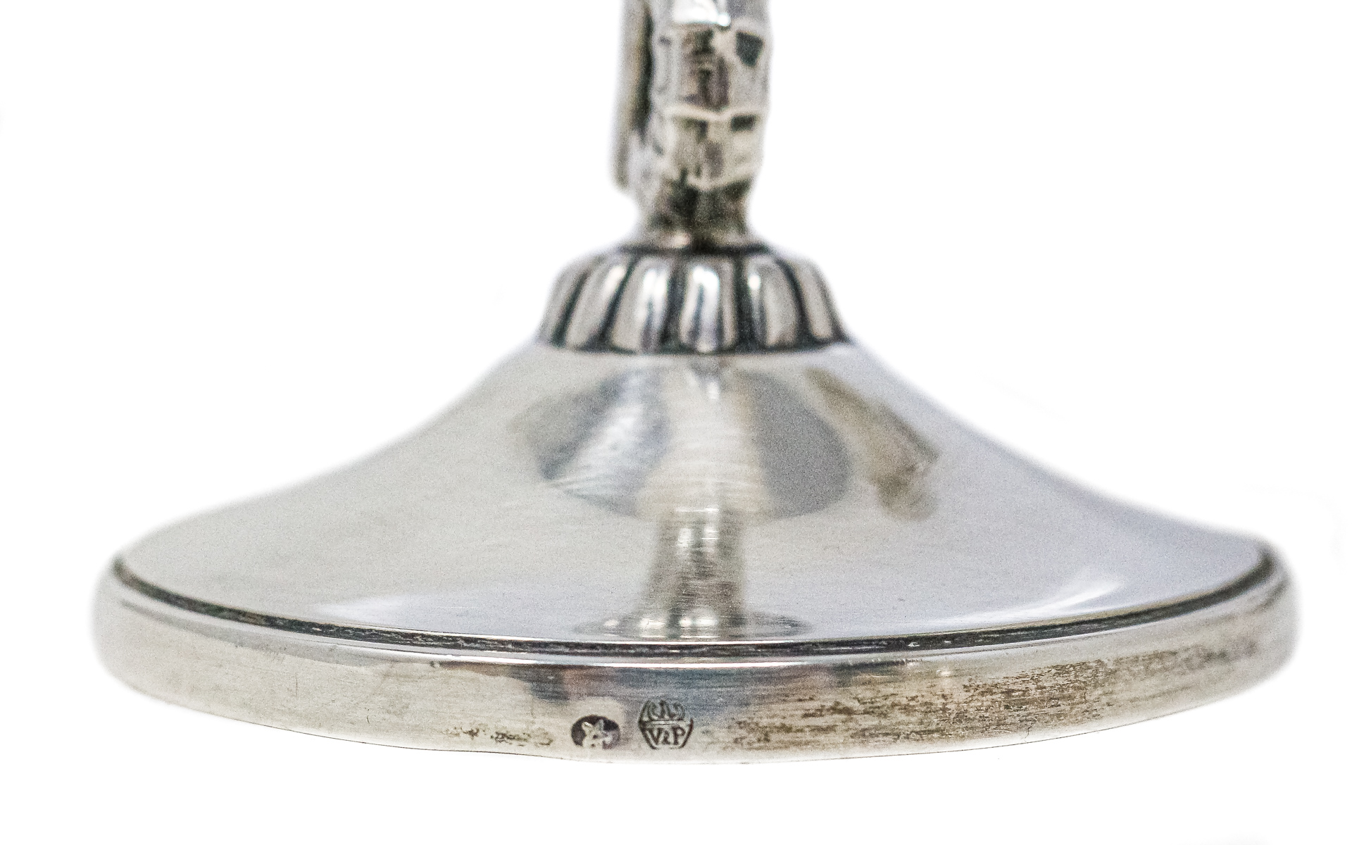 PAREJA DE CANDELEROS DE PLATA 